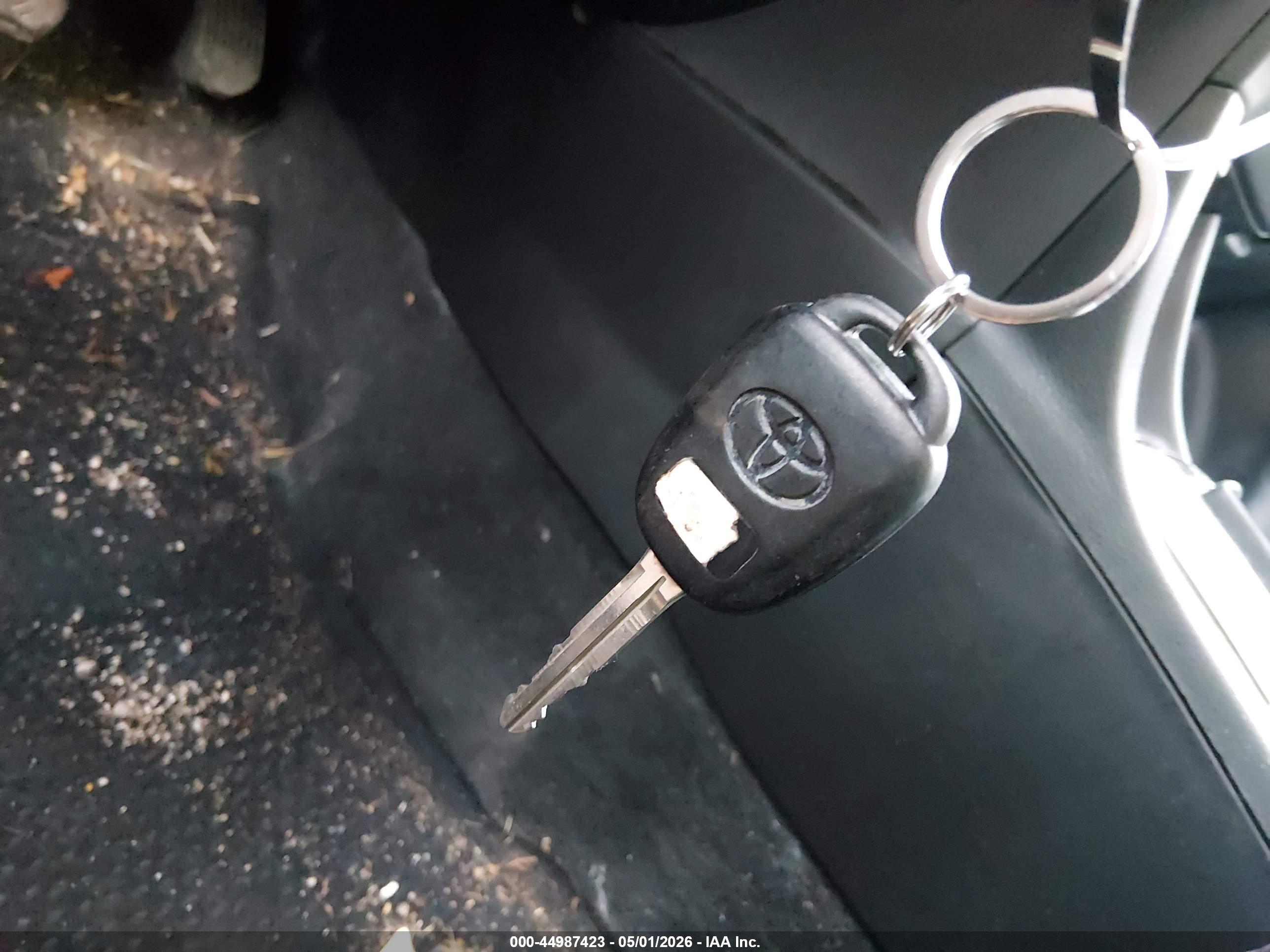TOYOTA COROLLA image 11