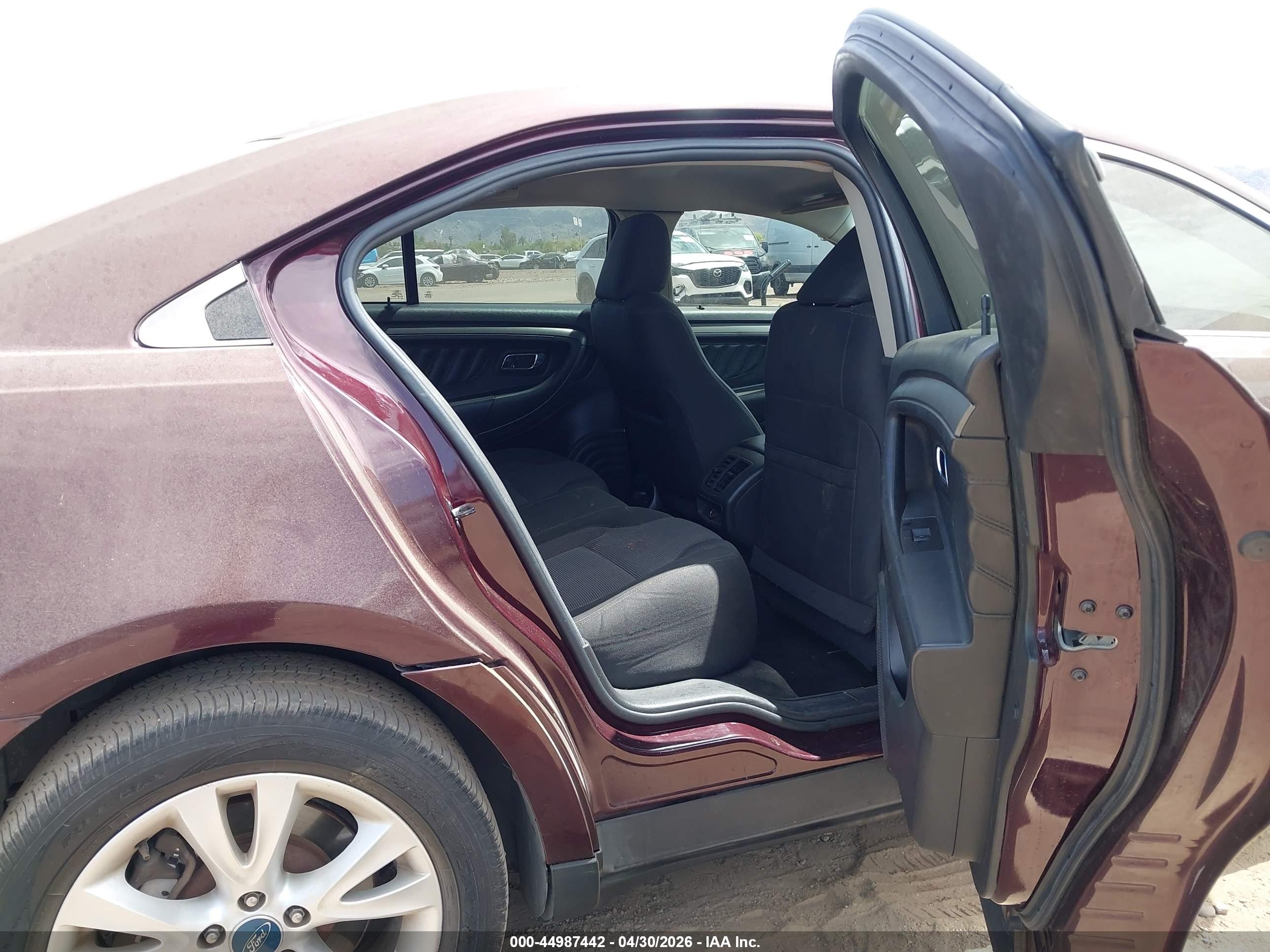 FORD TAURUS image 8