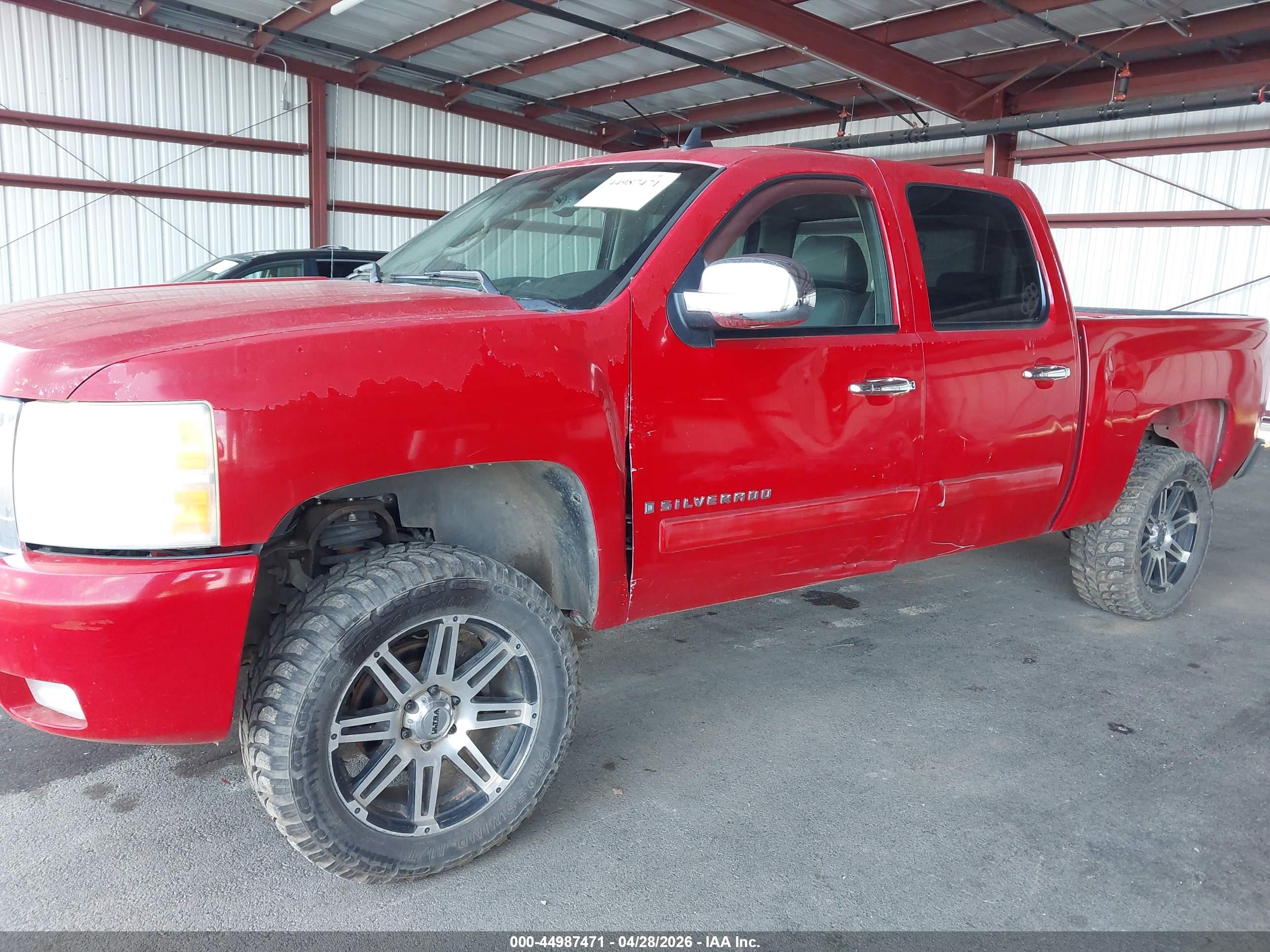 CHEVROLET SILVERADO image 6