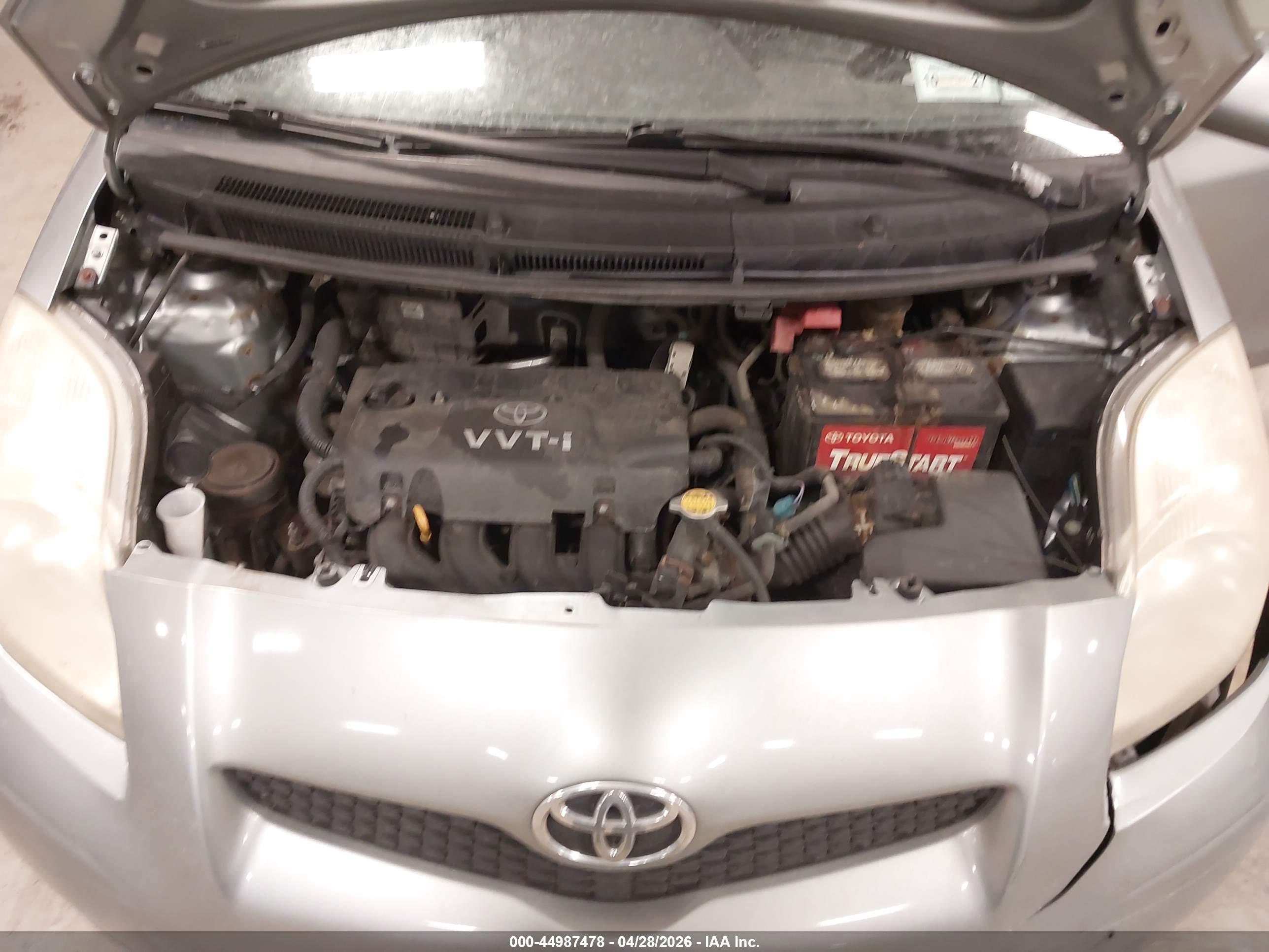 TOYOTA YARIS image 10