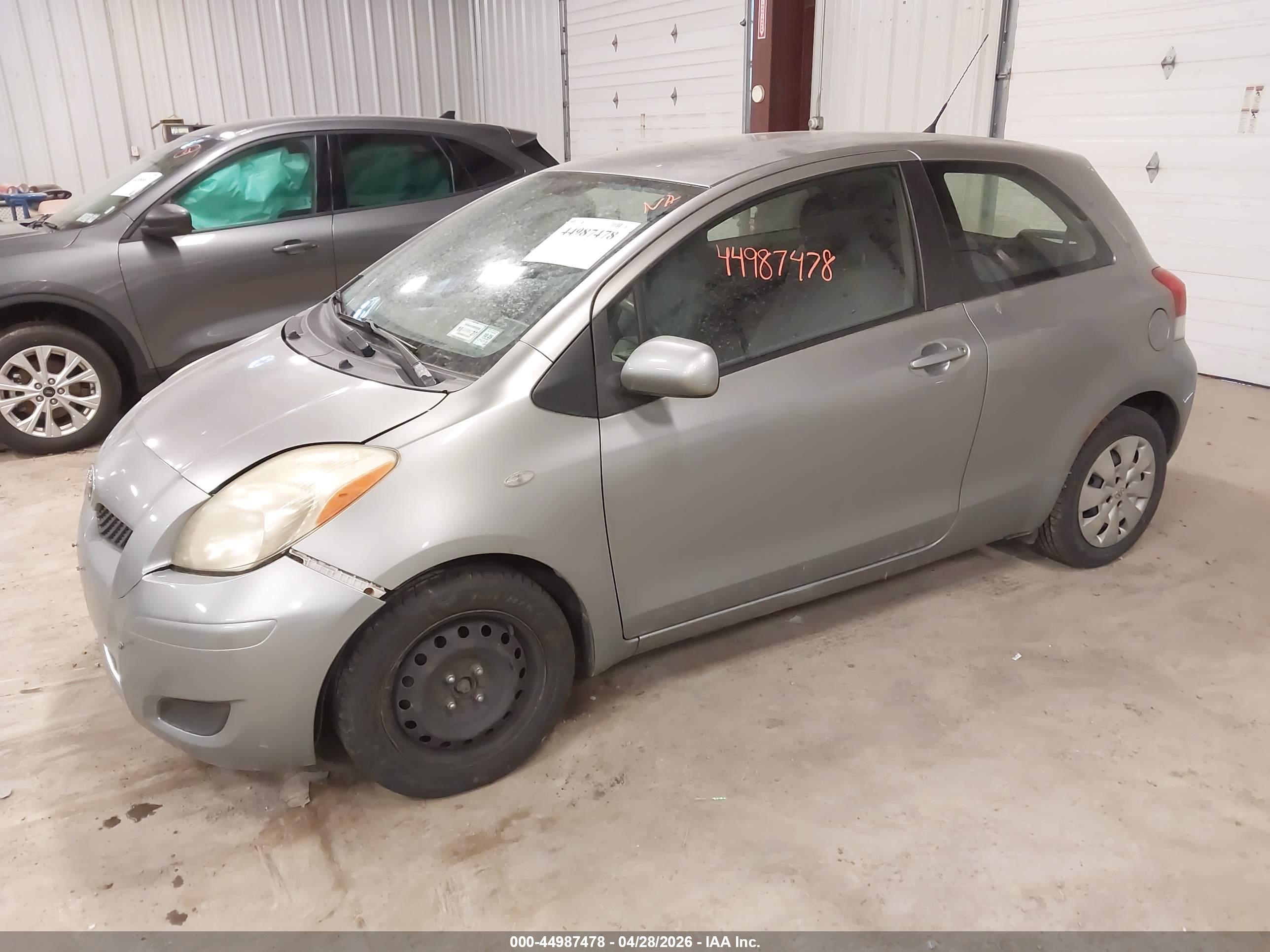 TOYOTA YARIS image 2