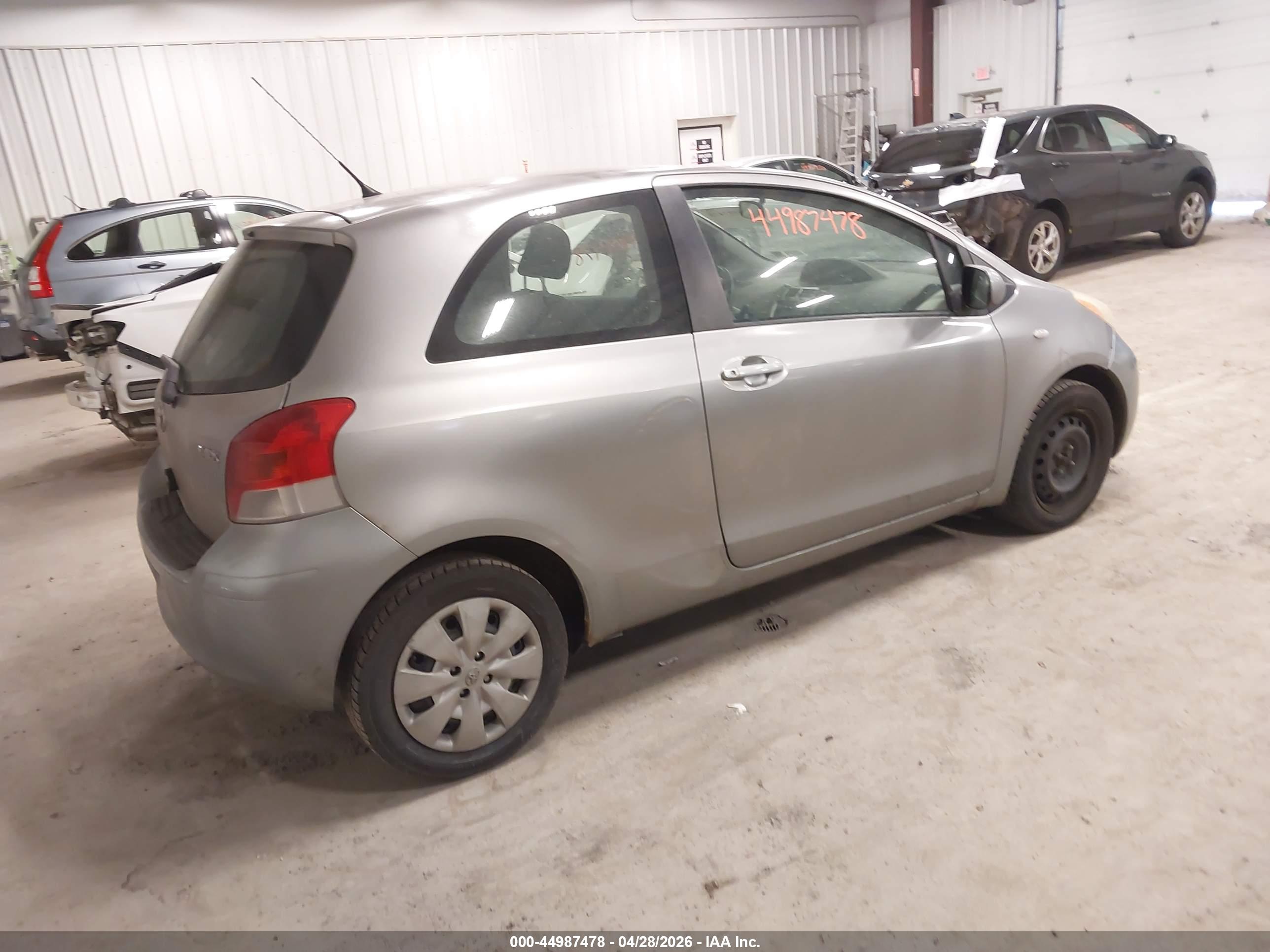 TOYOTA YARIS image 4