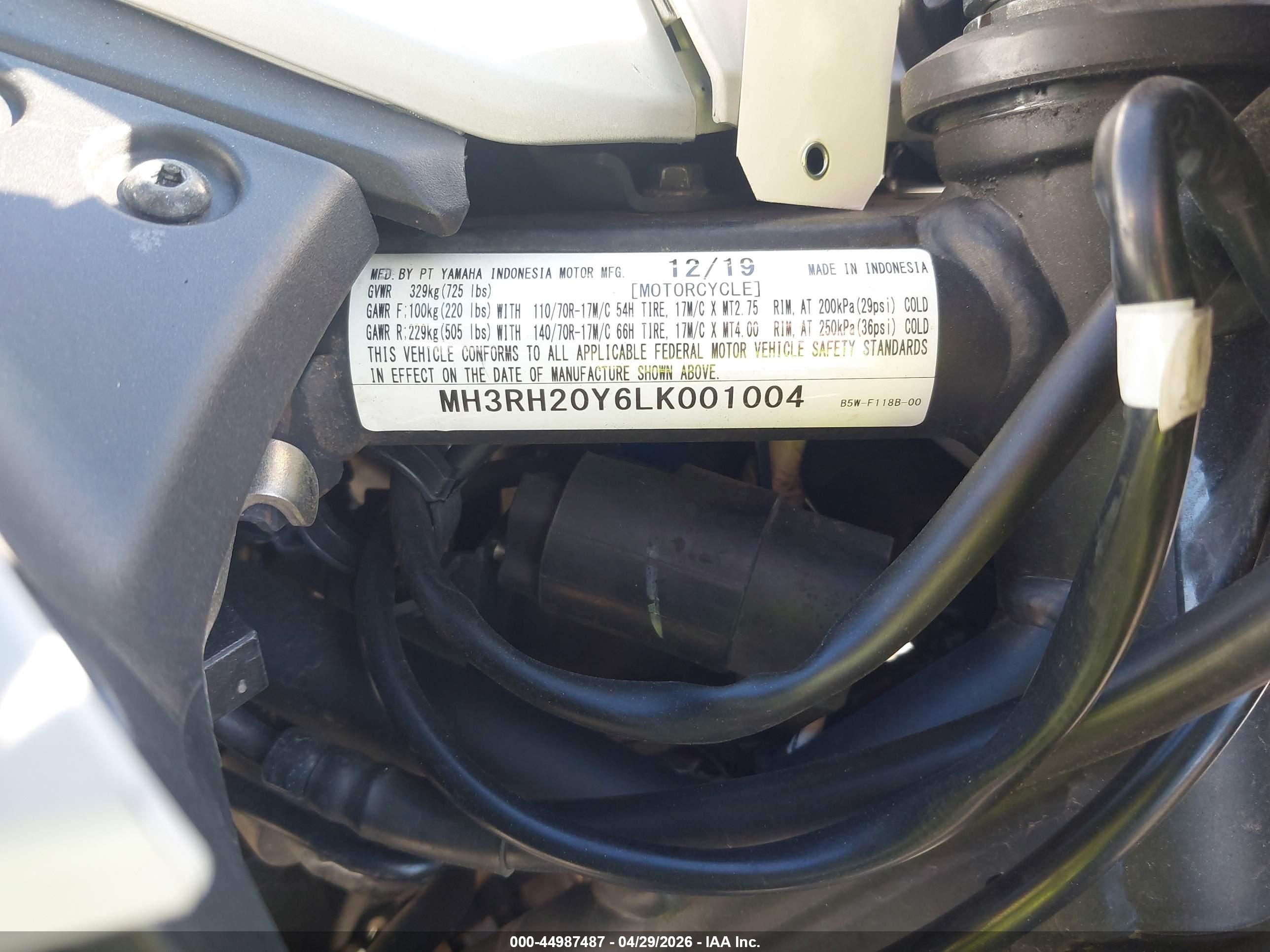 YAMAHA MT-03 image 10