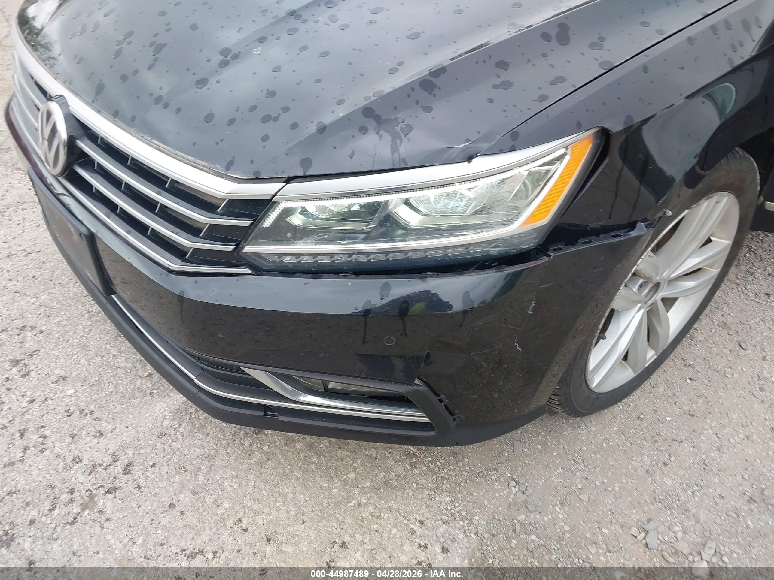 VOLKSWAGEN PASSAT image 6