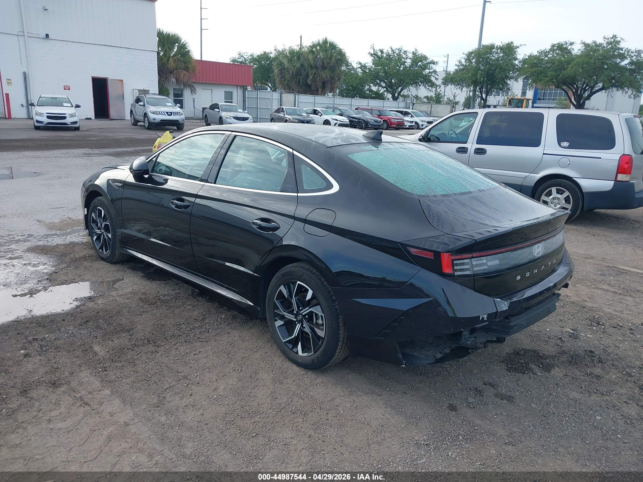 HYUNDAI SONATA image 3