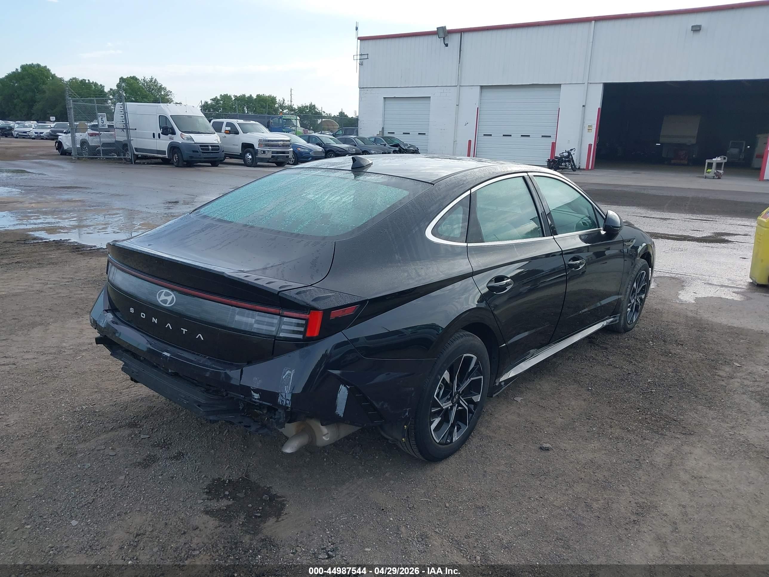 HYUNDAI SONATA image 4