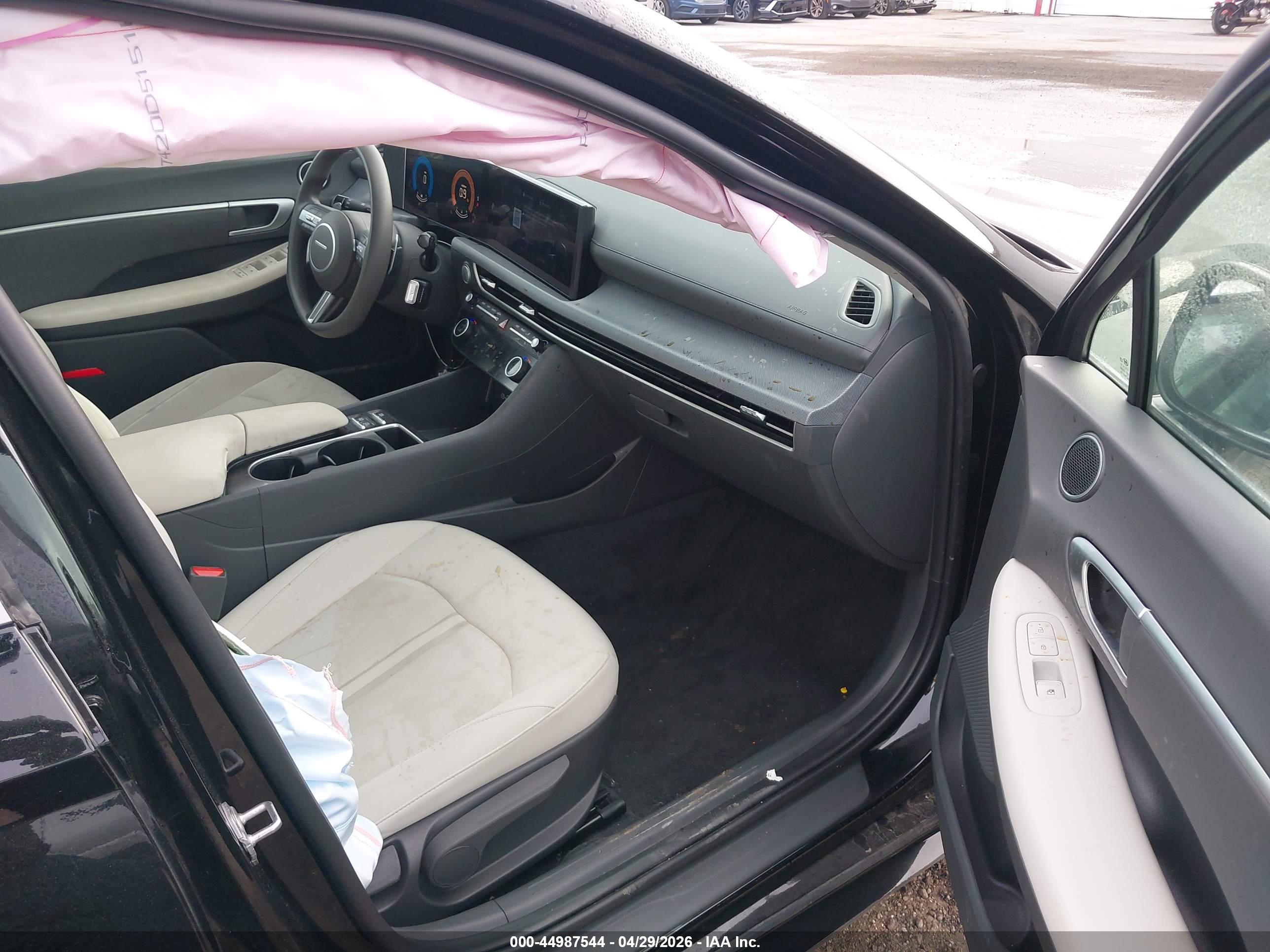 HYUNDAI SONATA image 5