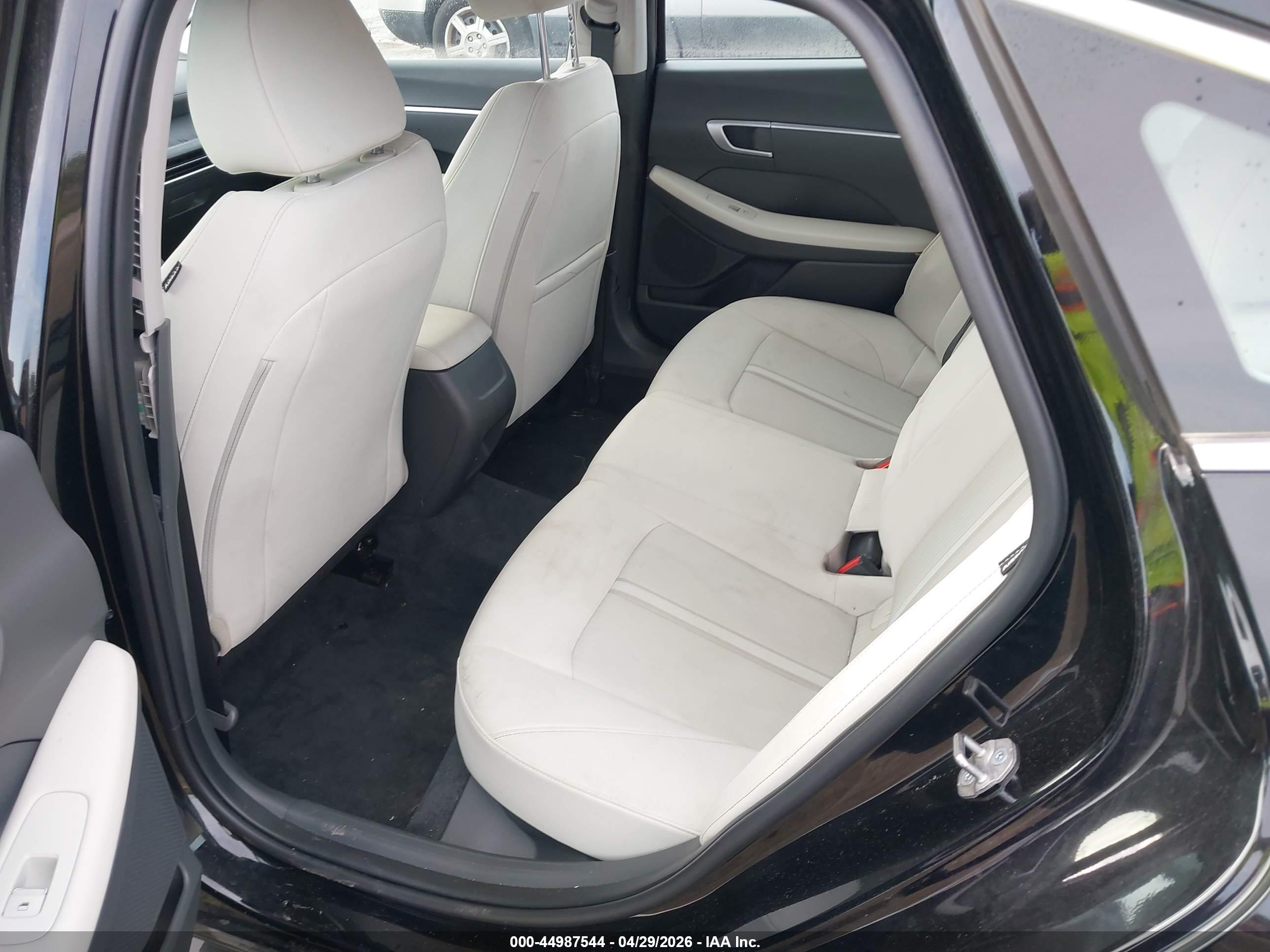 HYUNDAI SONATA image 8