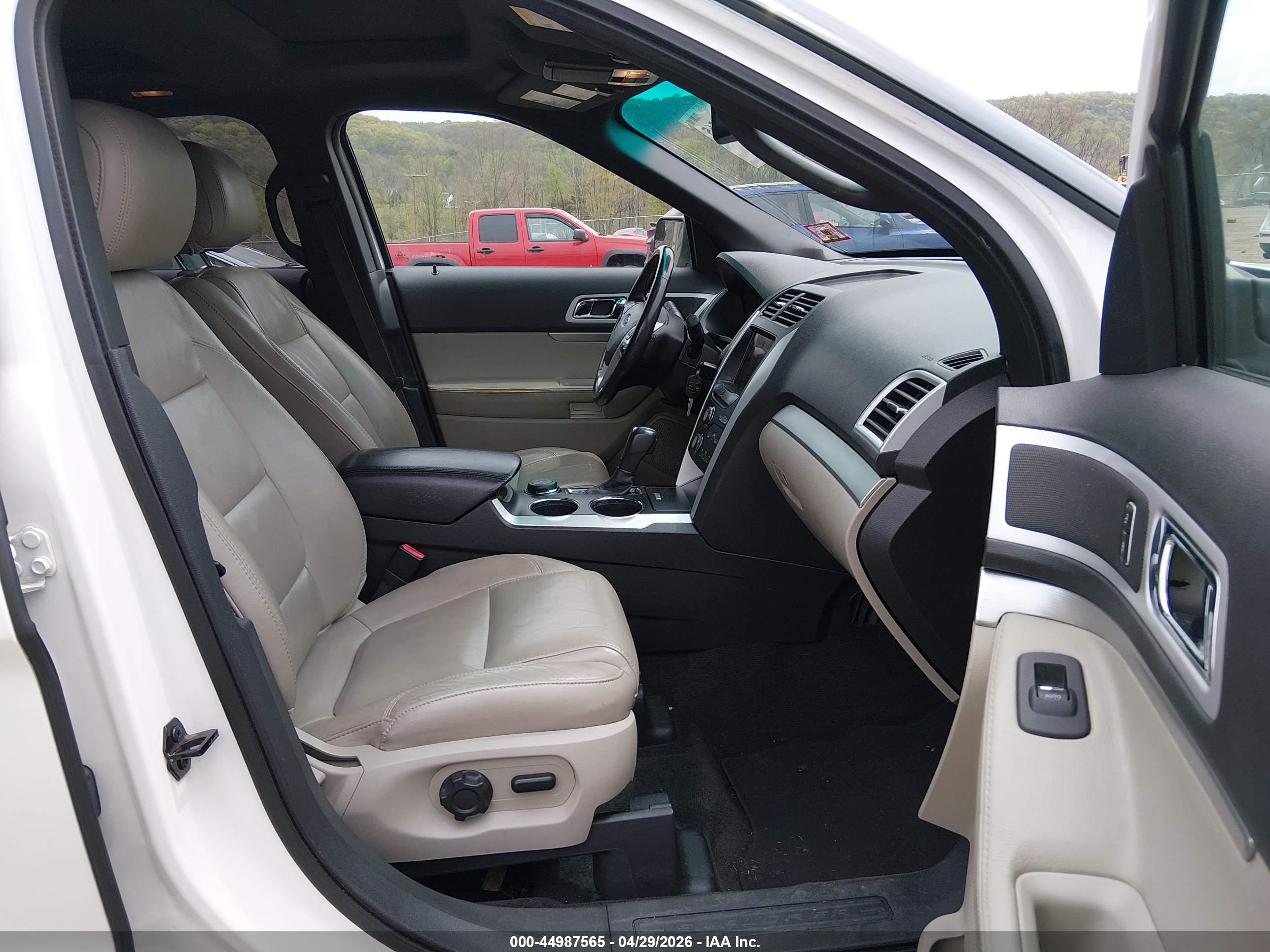 FORD EXPLORER image 5