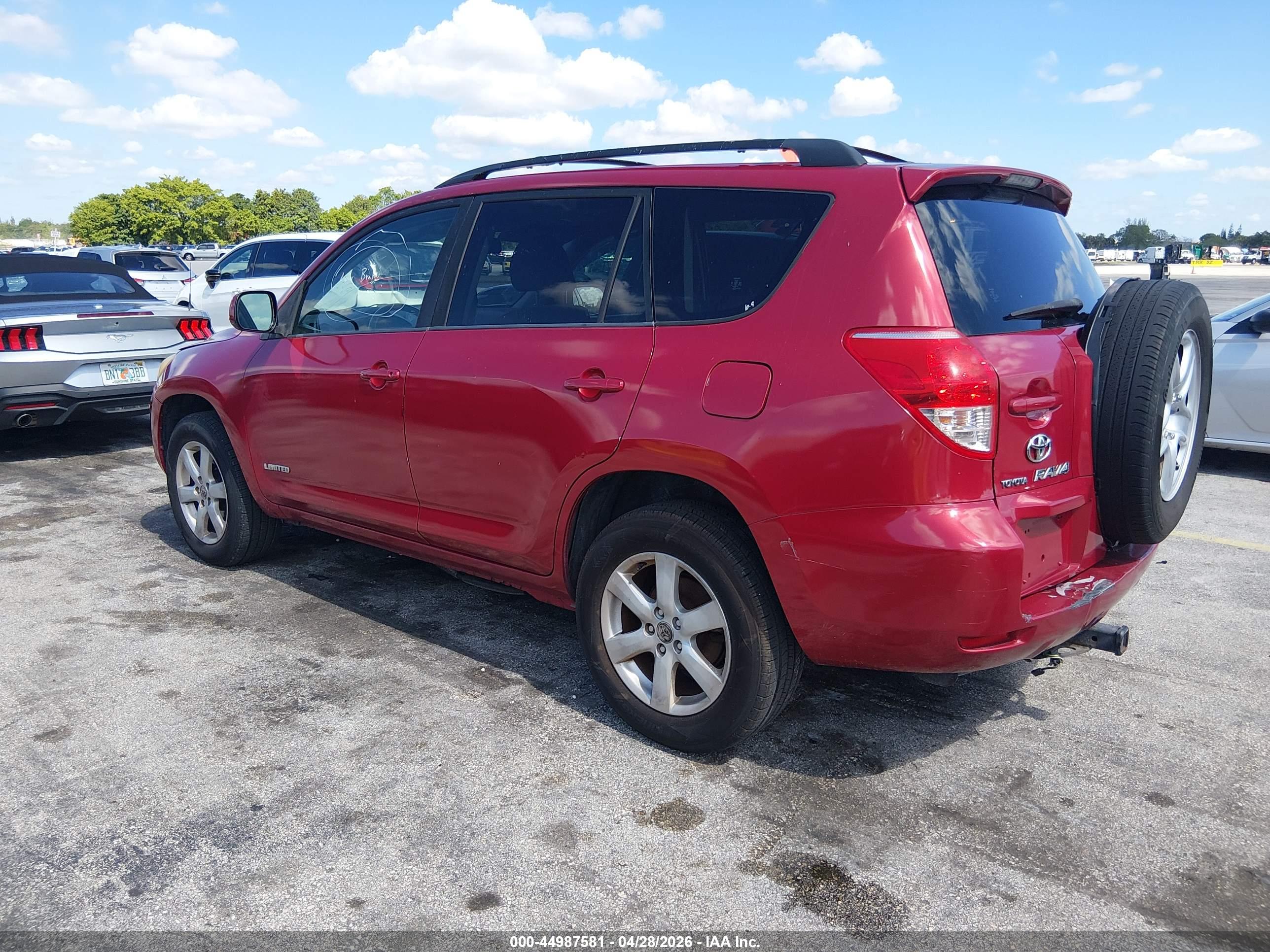 TOYOTA RAV4 image 3