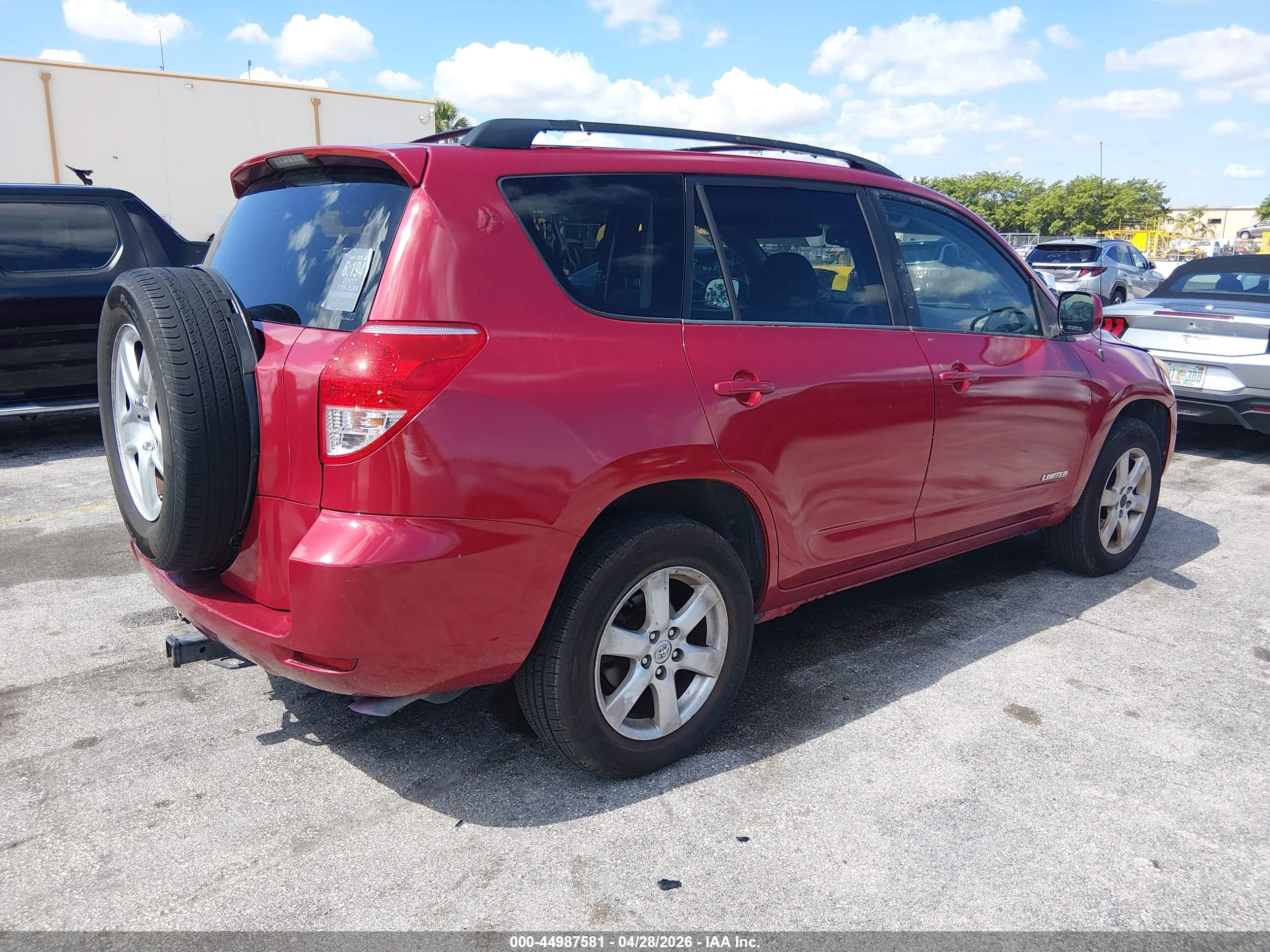 TOYOTA RAV4 image 4