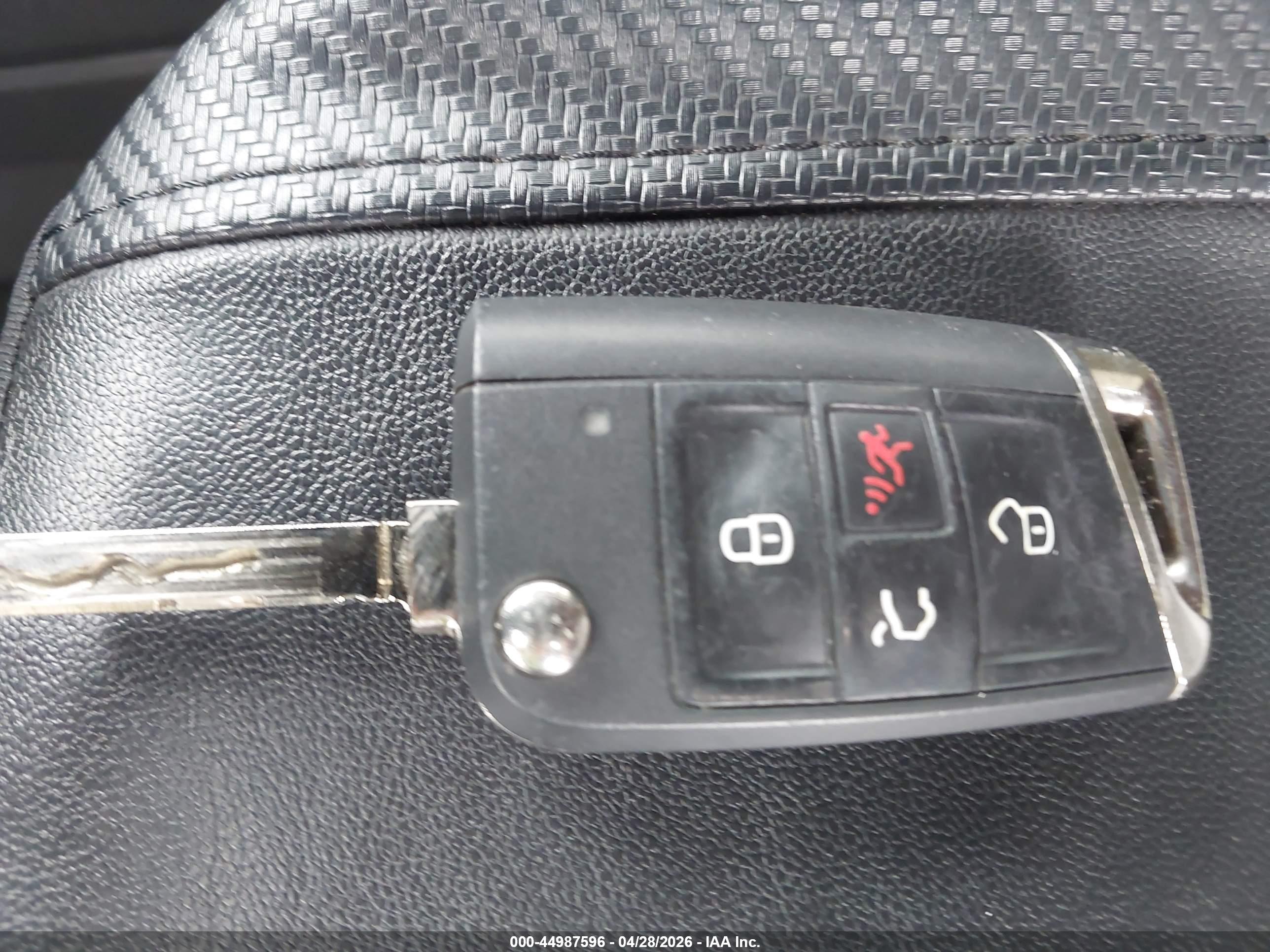 VOLKSWAGEN TIGUAN image 11
