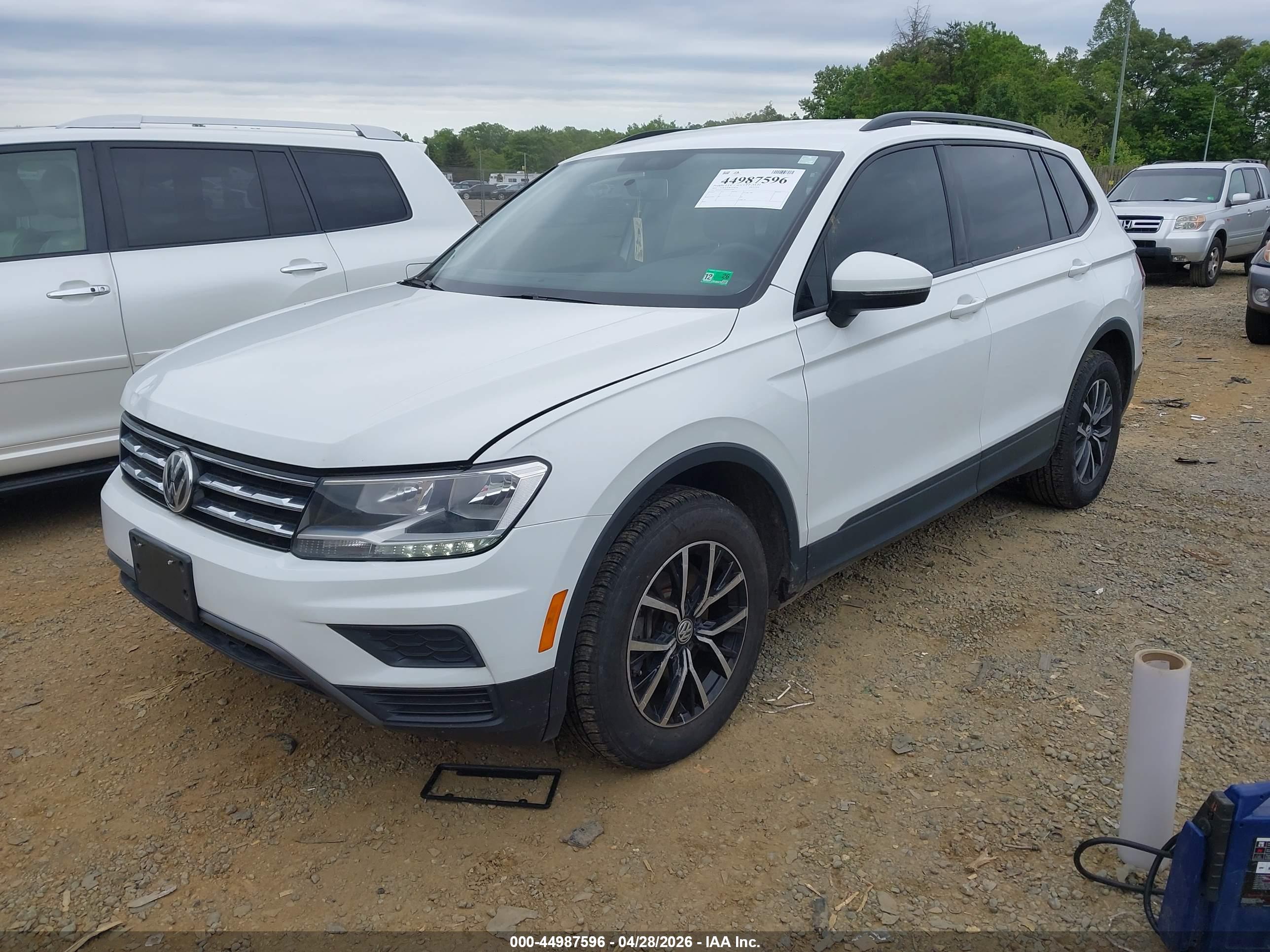 VOLKSWAGEN TIGUAN image 2