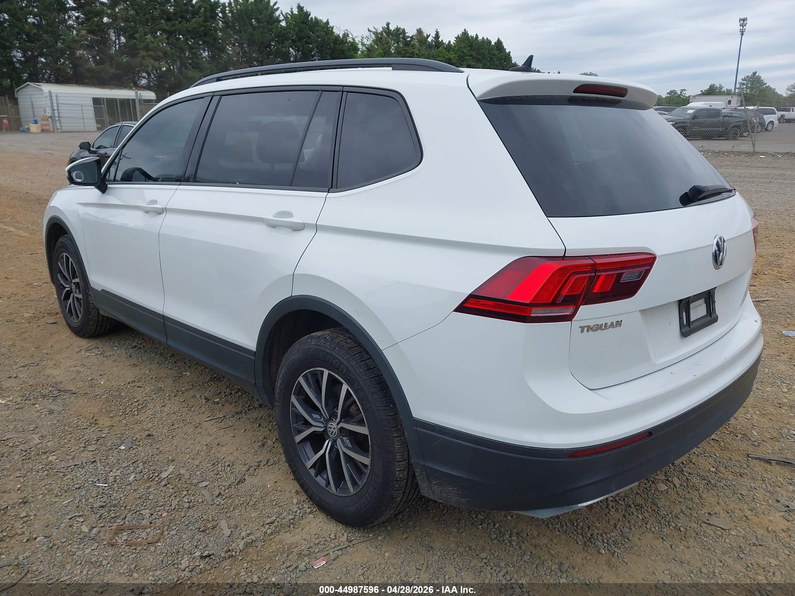 VOLKSWAGEN TIGUAN image 3