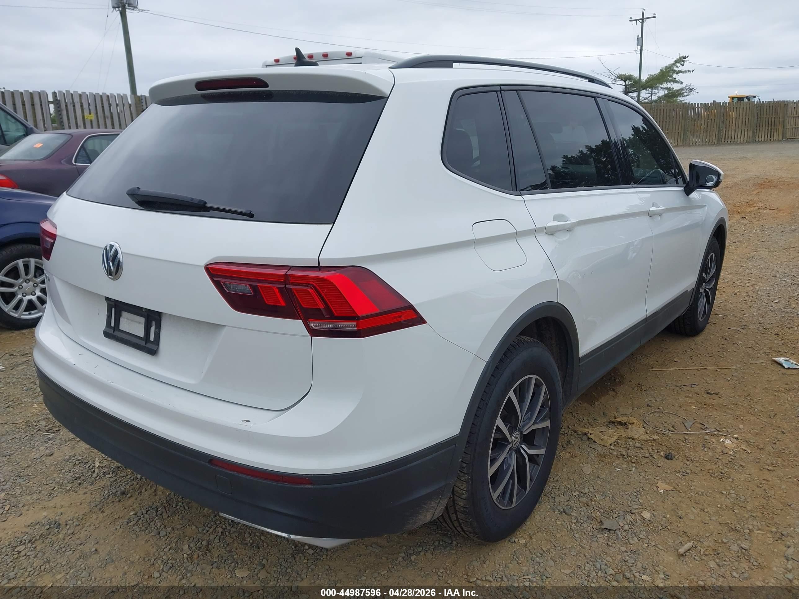 VOLKSWAGEN TIGUAN image 4