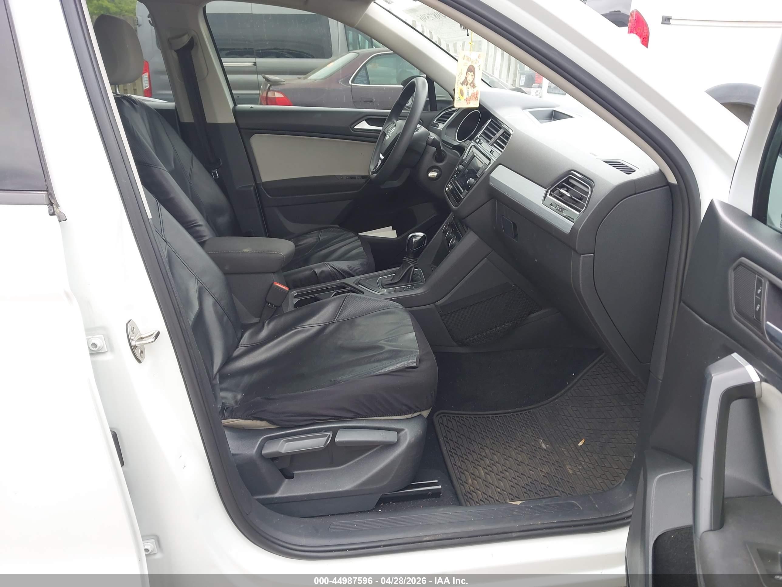 VOLKSWAGEN TIGUAN image 5