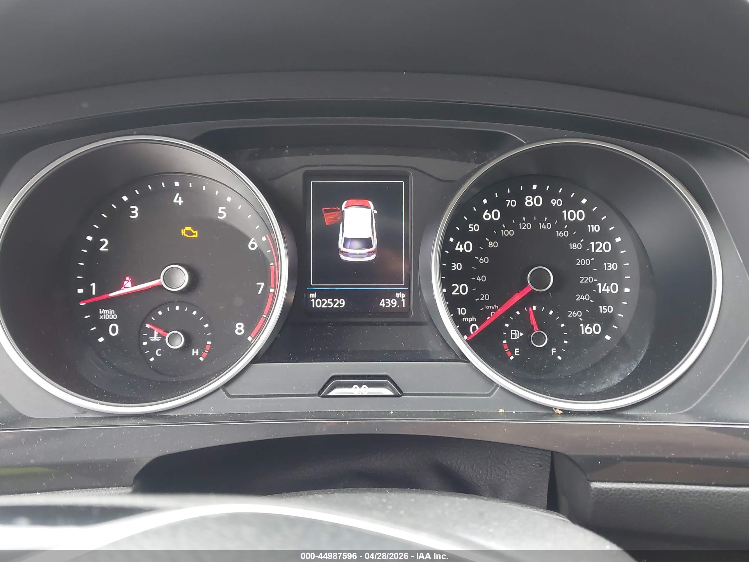 VOLKSWAGEN TIGUAN image 7