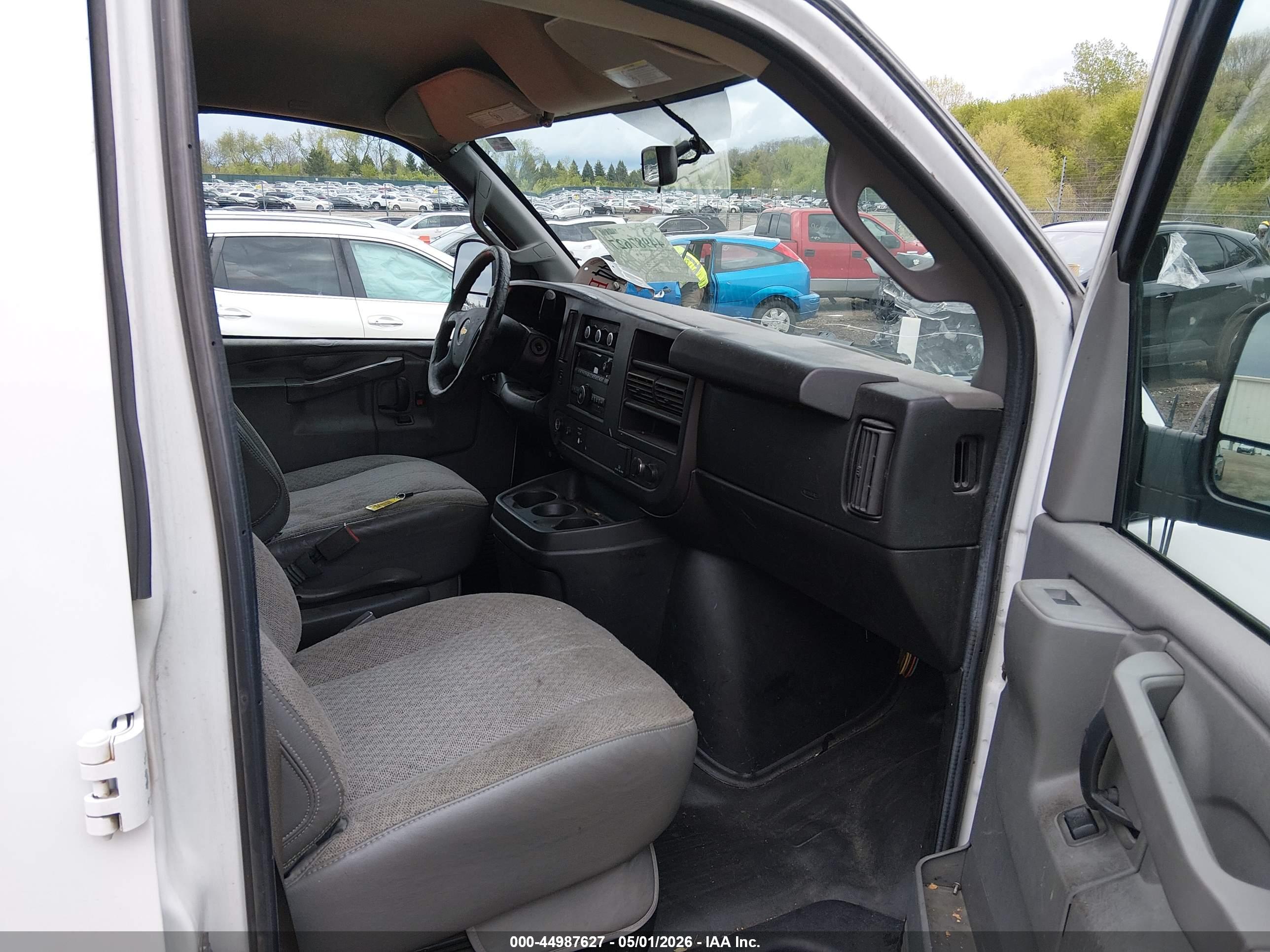 CHEVROLET EXPRESS image 5