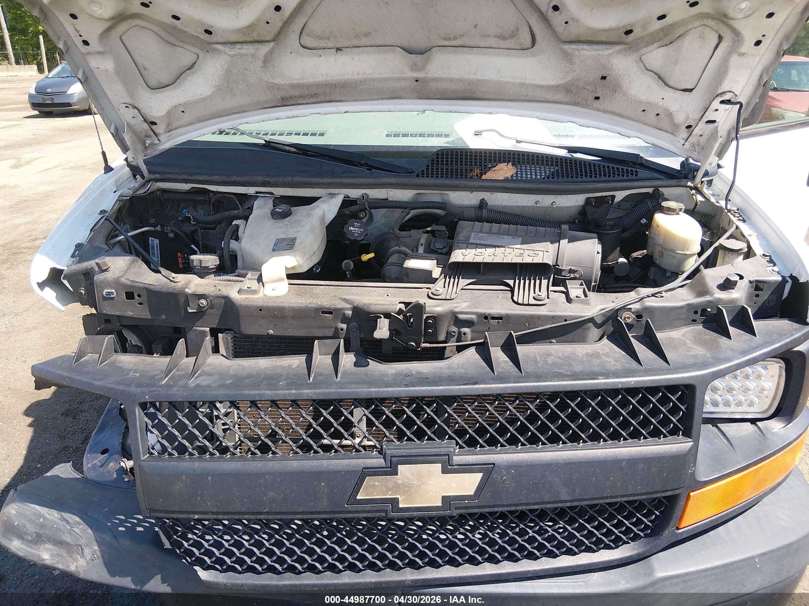 CHEVROLET EXPRESS image 10