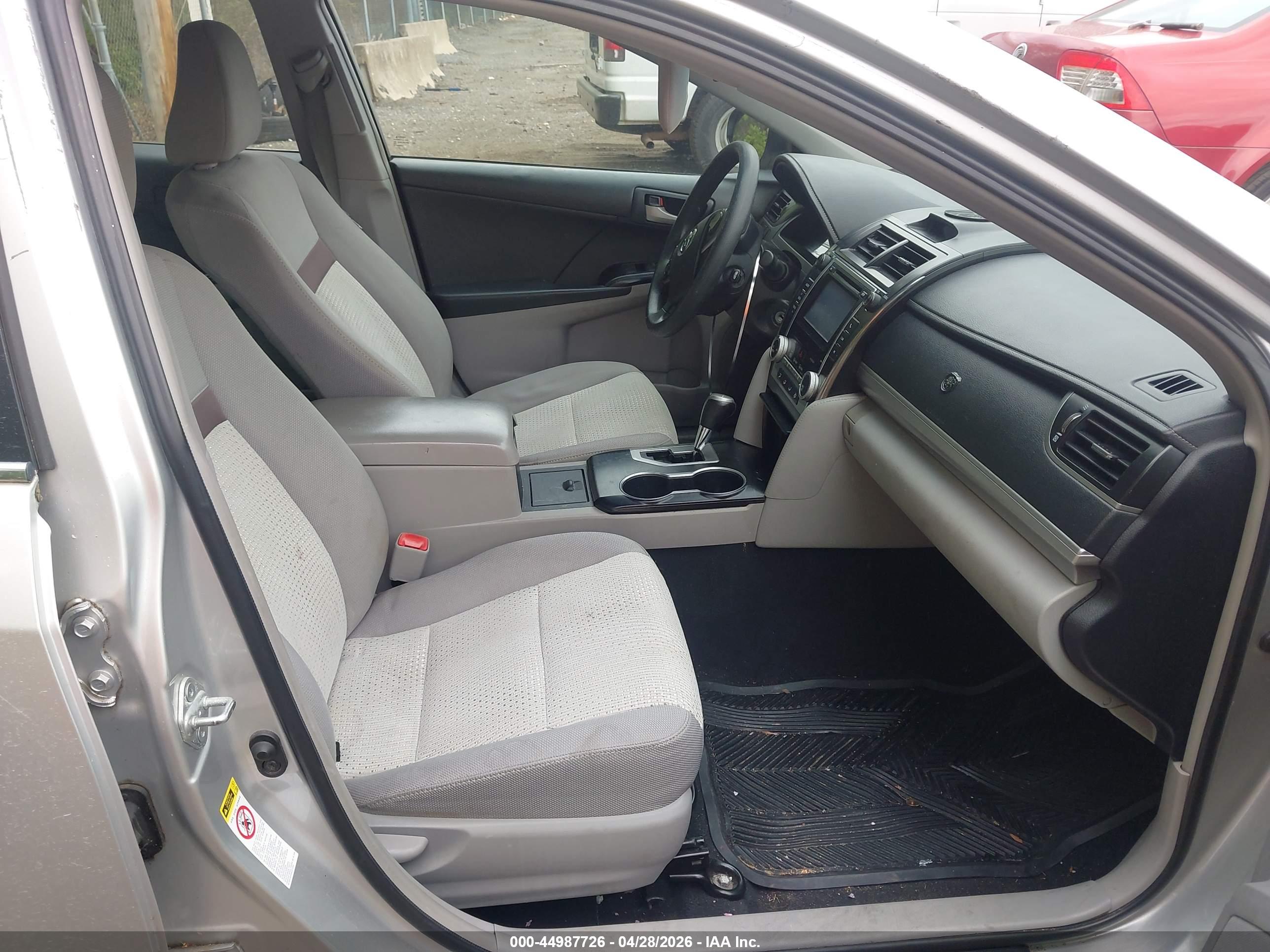 TOYOTA CAMRY image 5