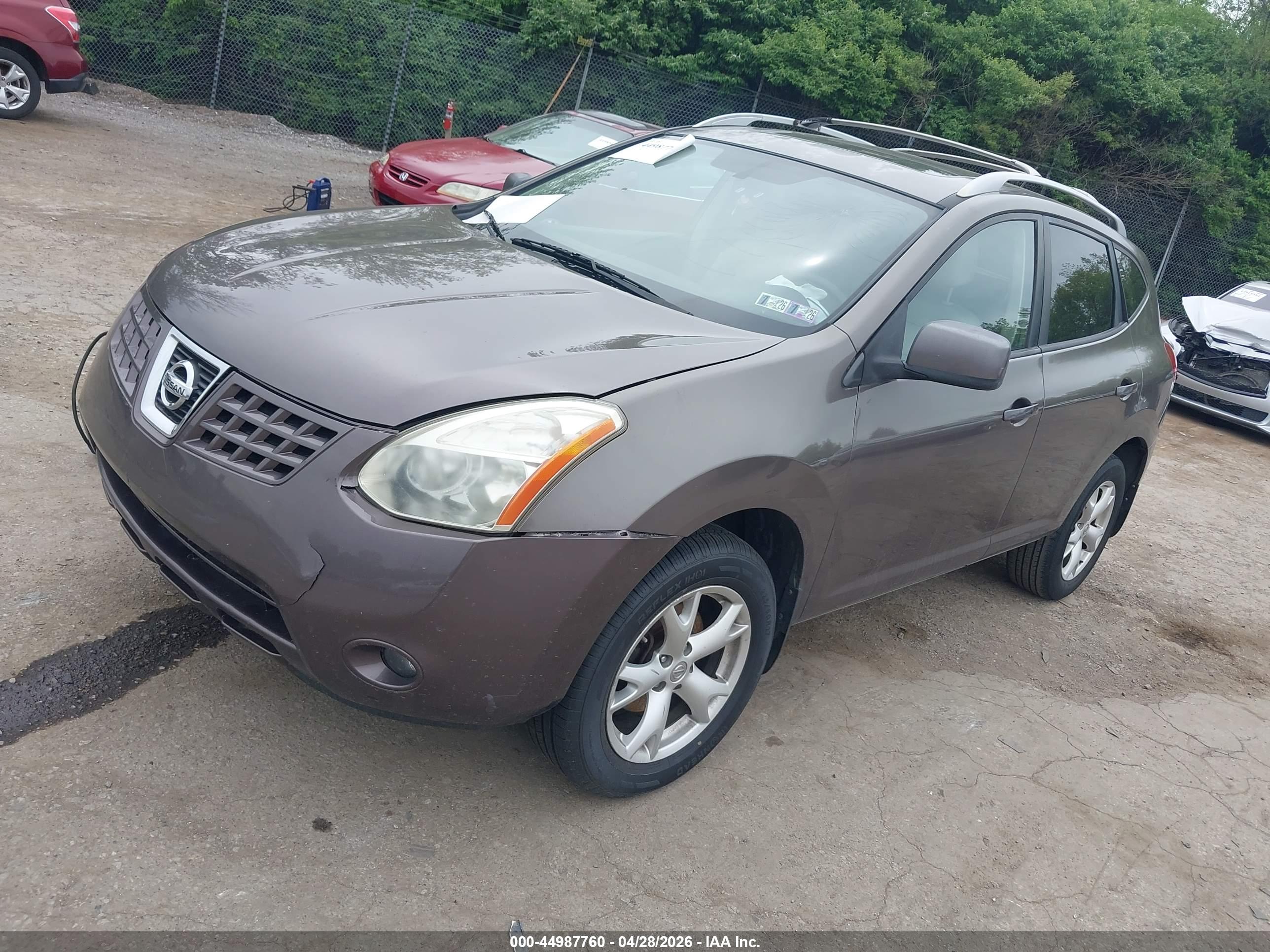 NISSAN ROGUE image 2