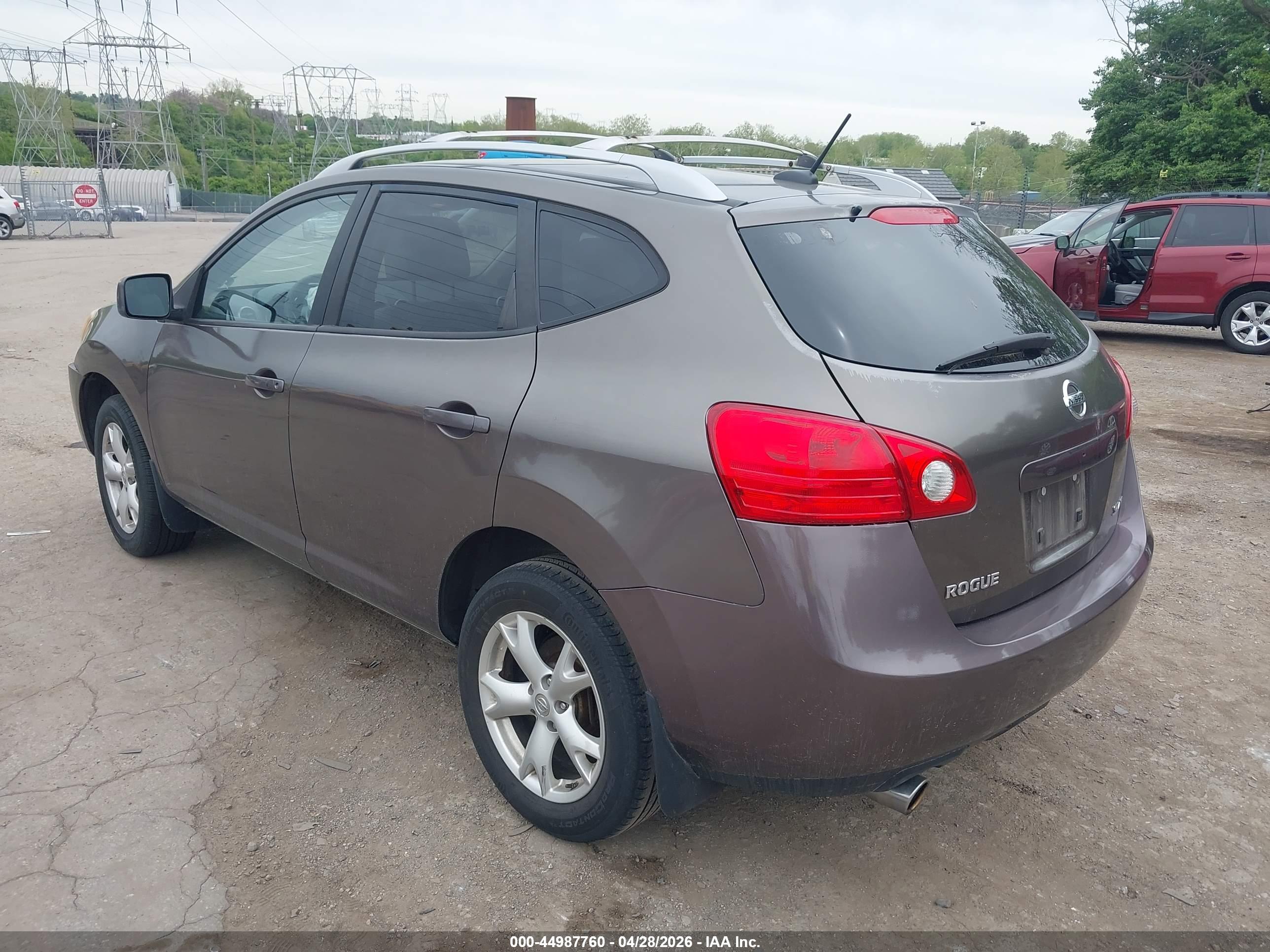 NISSAN ROGUE image 3