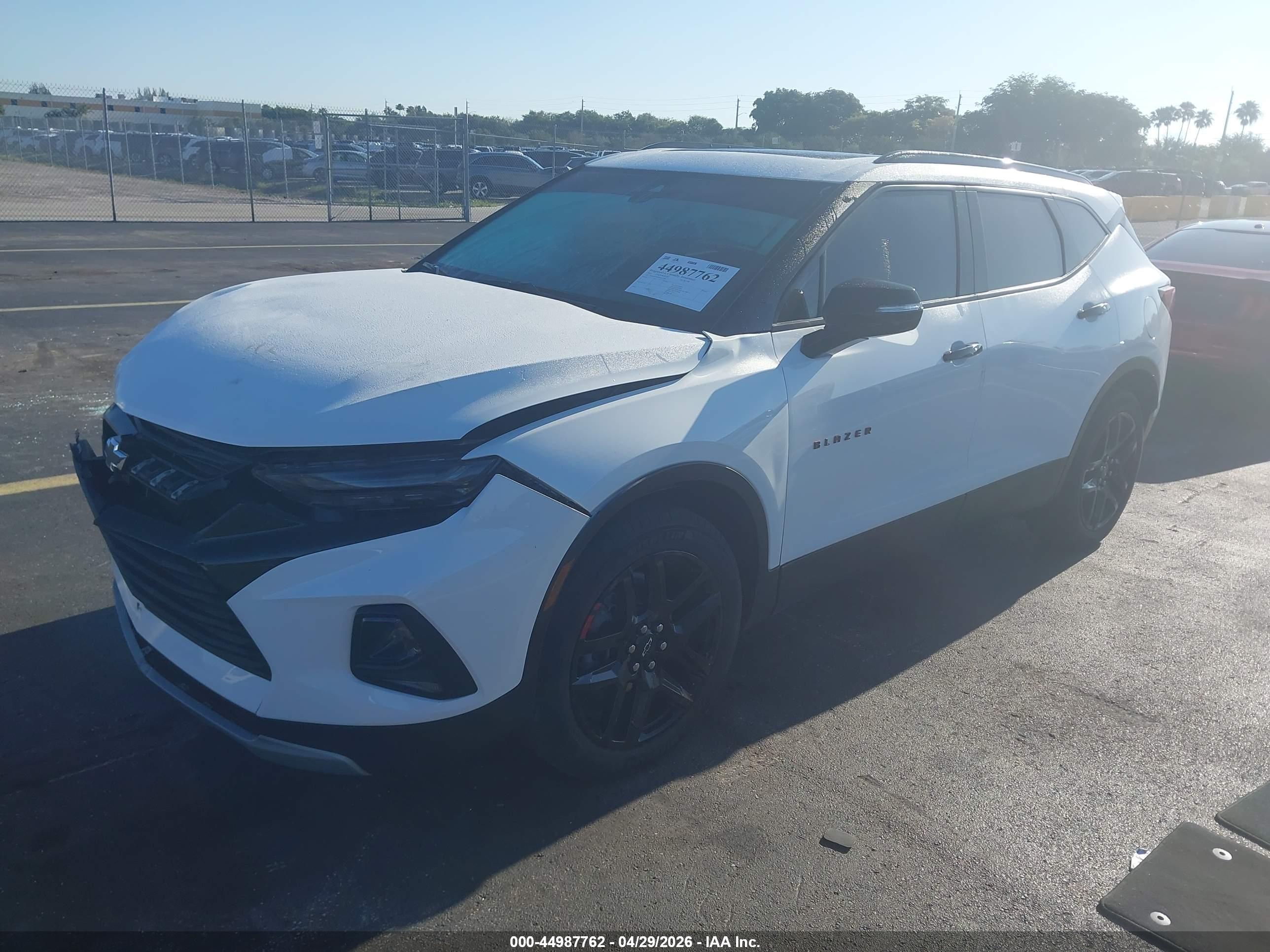 CHEVROLET BLAZER image 2