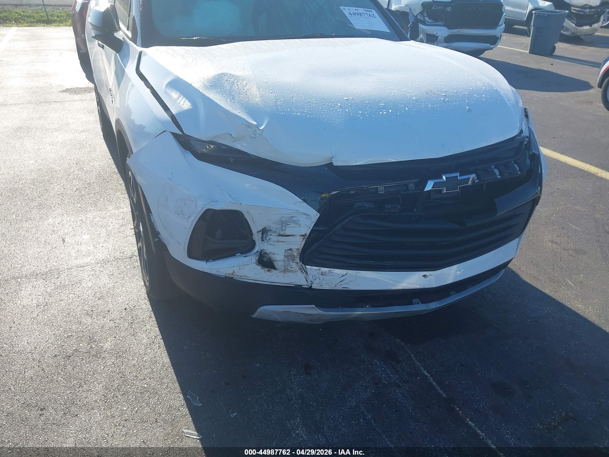 CHEVROLET BLAZER image 6