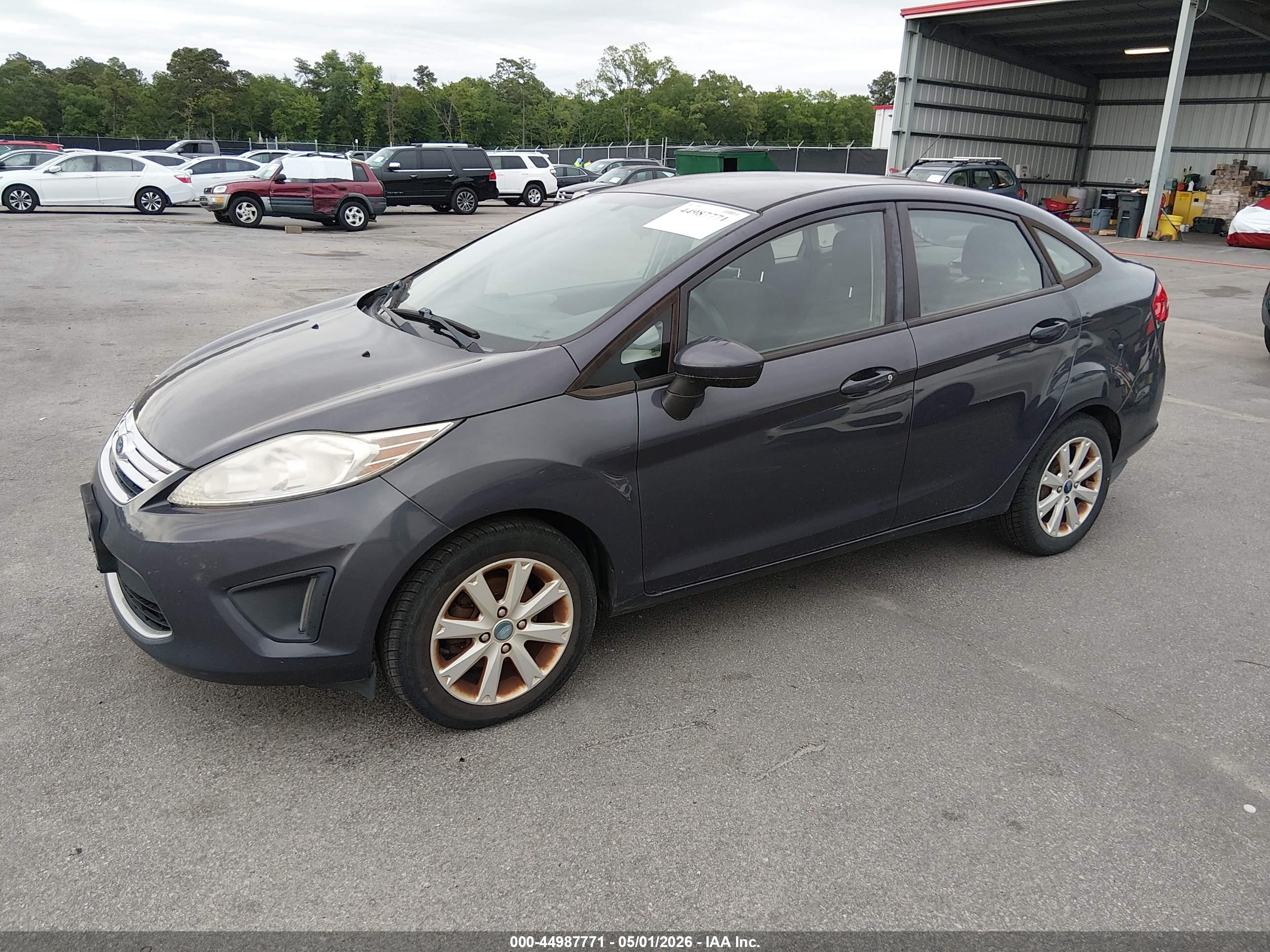 FORD FIESTA image 2