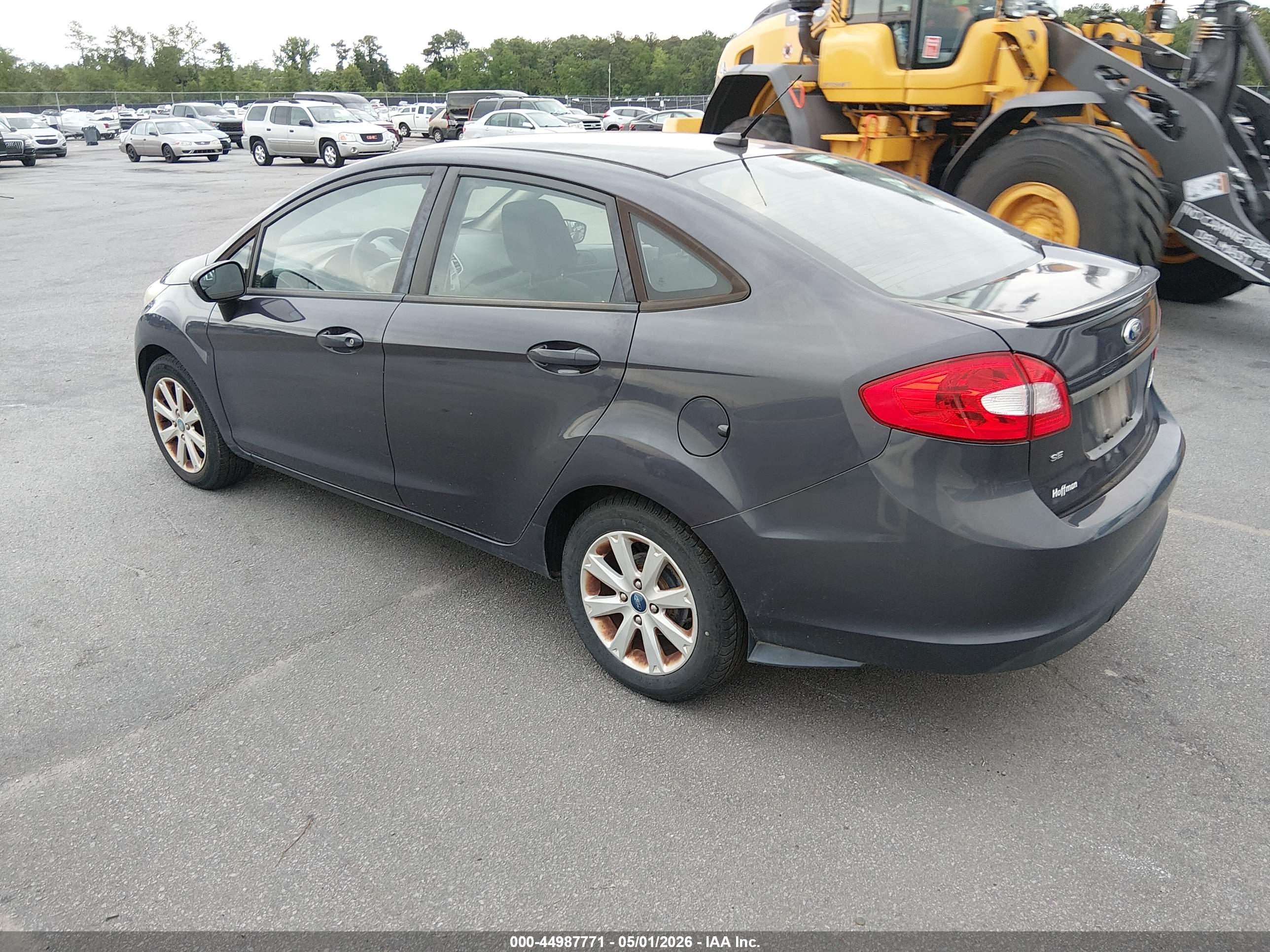 FORD FIESTA image 3