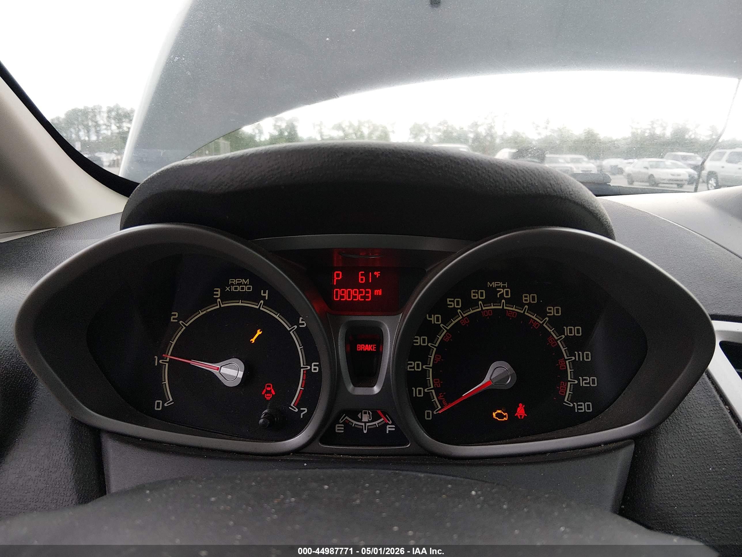 FORD FIESTA image 7