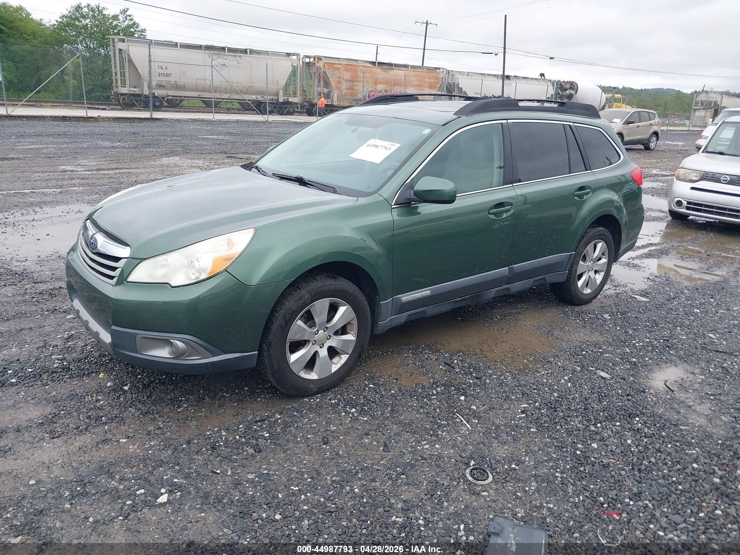 SUBARU OUTBACK image 2
