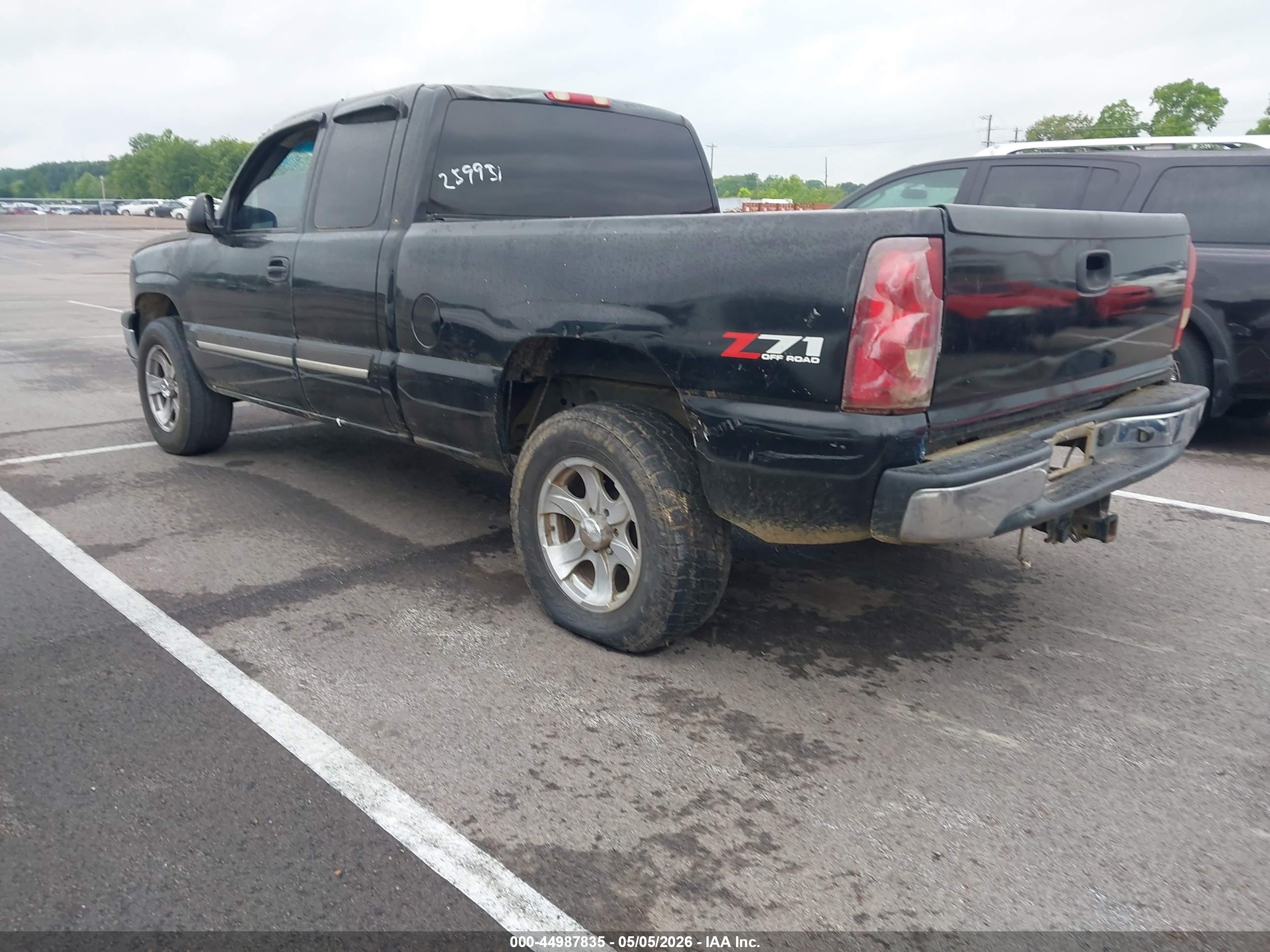 CHEVROLET SILVERADO image 3