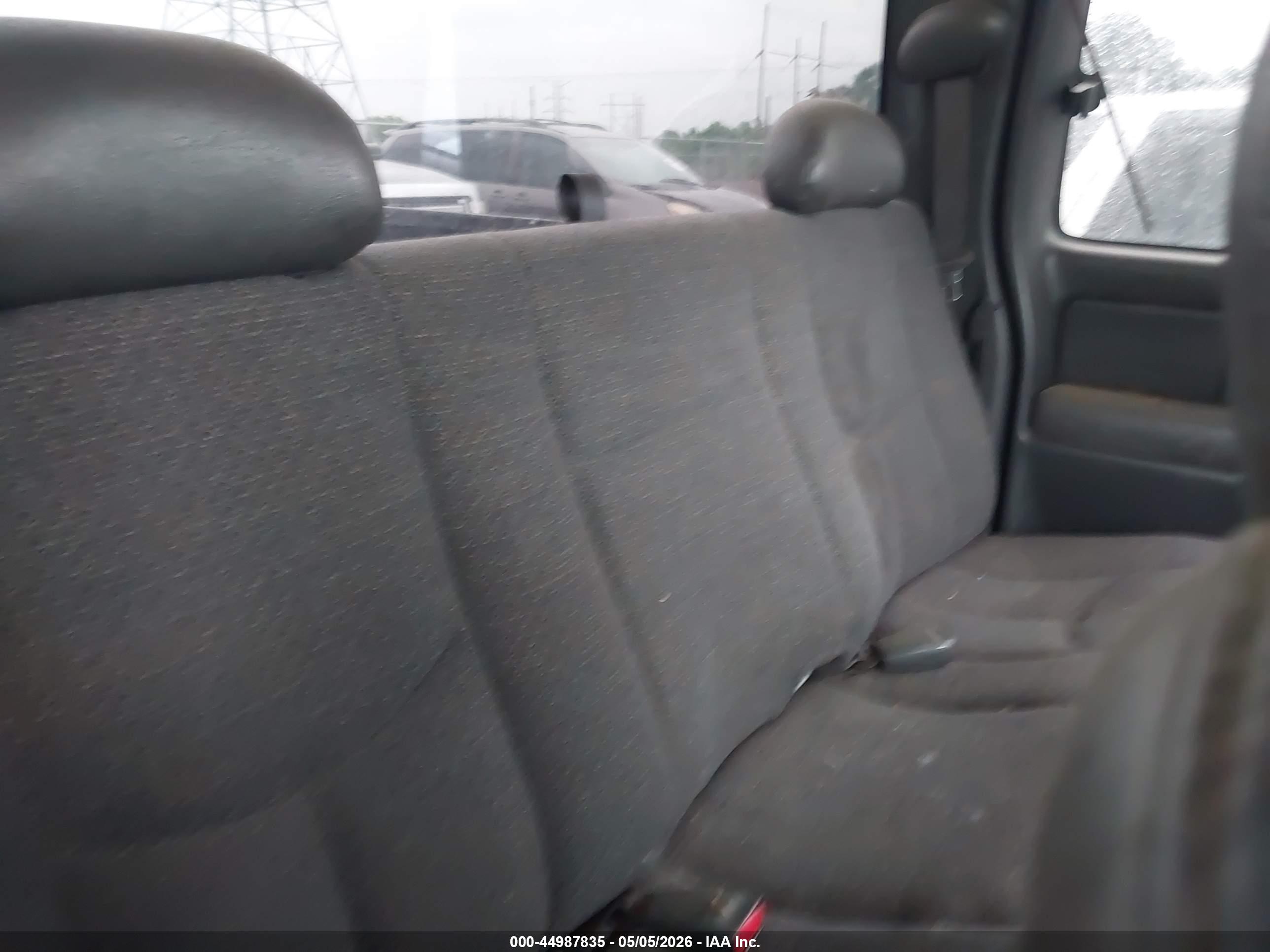 CHEVROLET SILVERADO image 8
