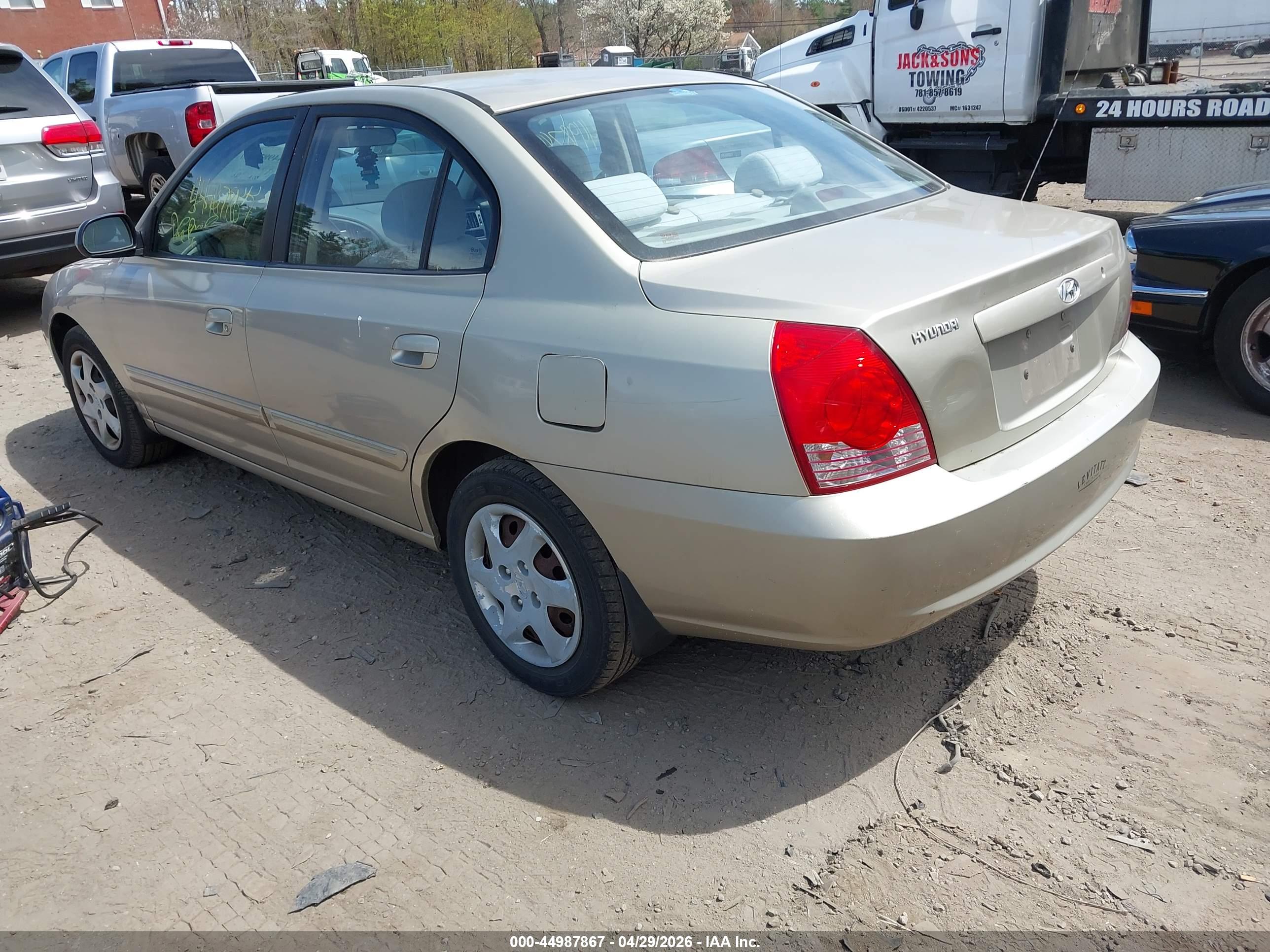 HYUNDAI ELANTRA image 3