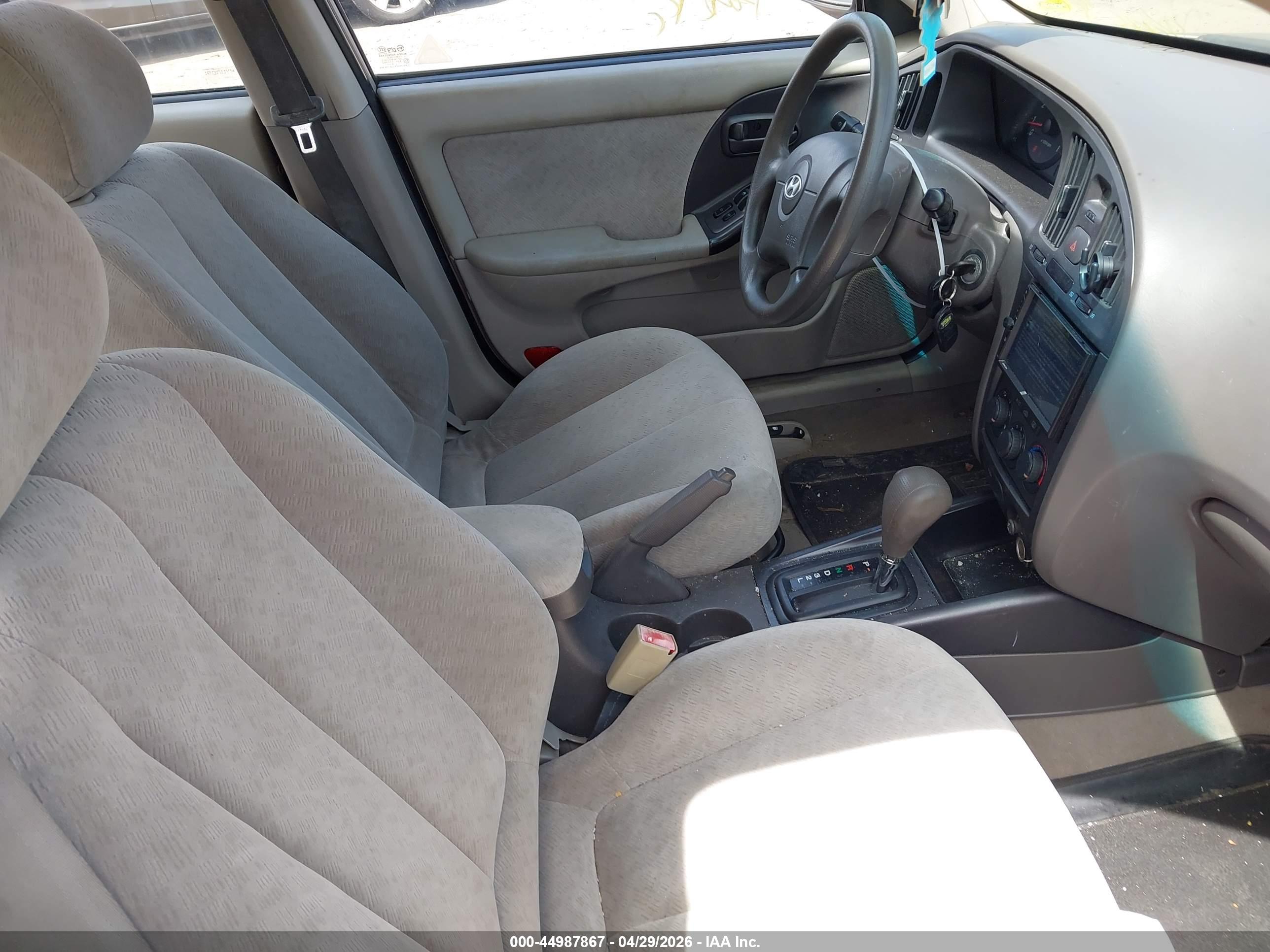 HYUNDAI ELANTRA image 5