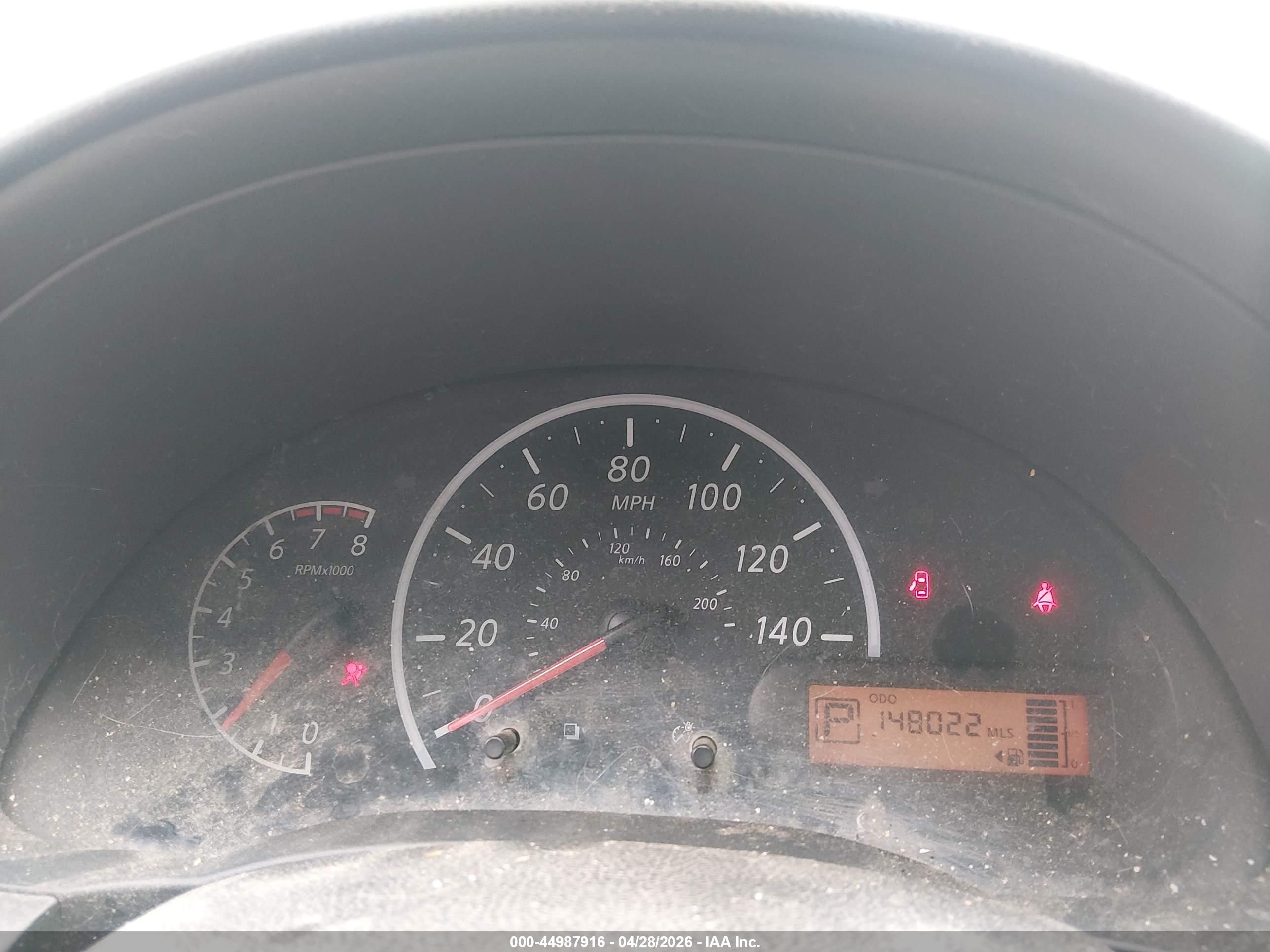 NISSAN VERSA image 7