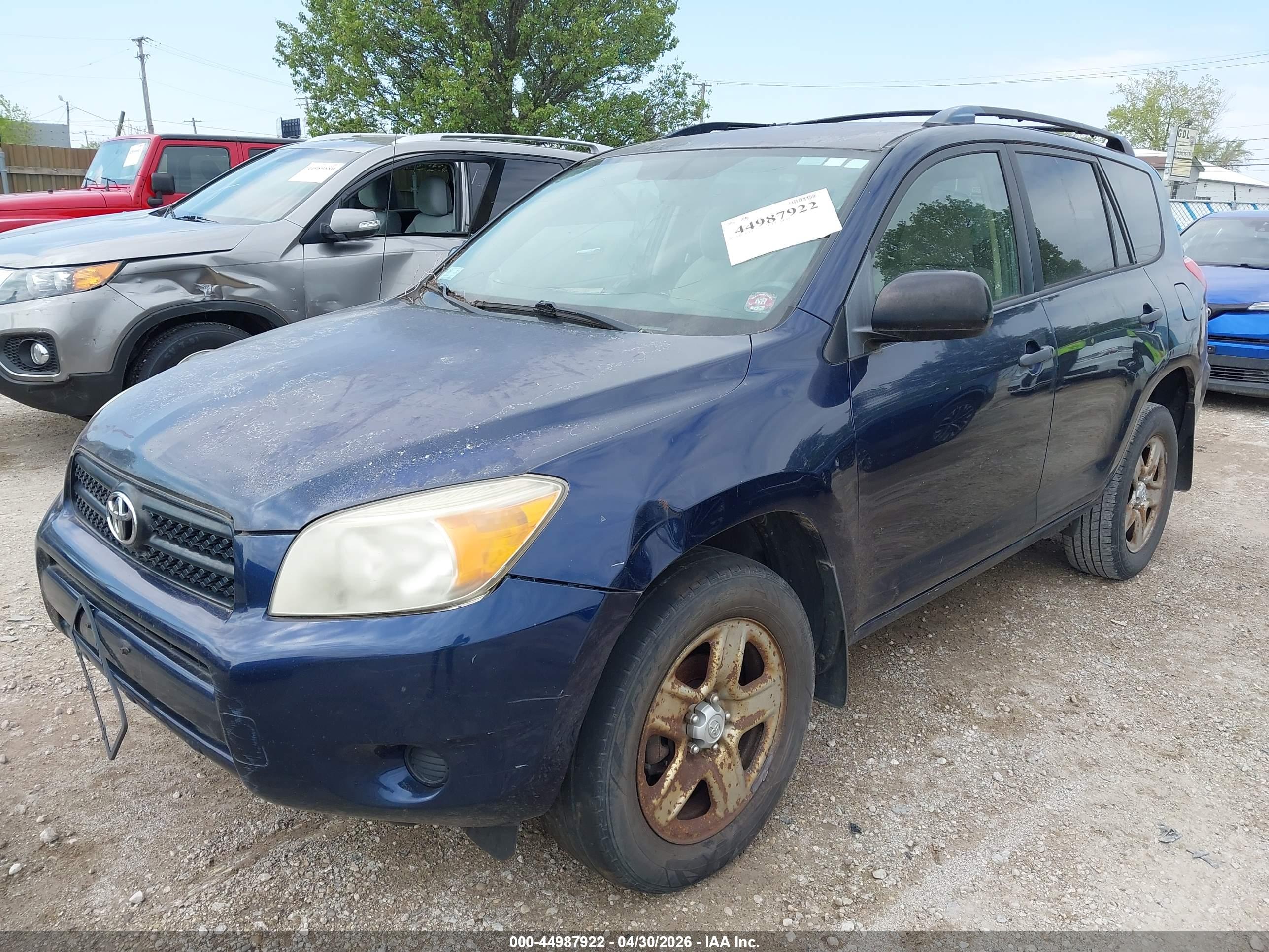 TOYOTA RAV4 image 2