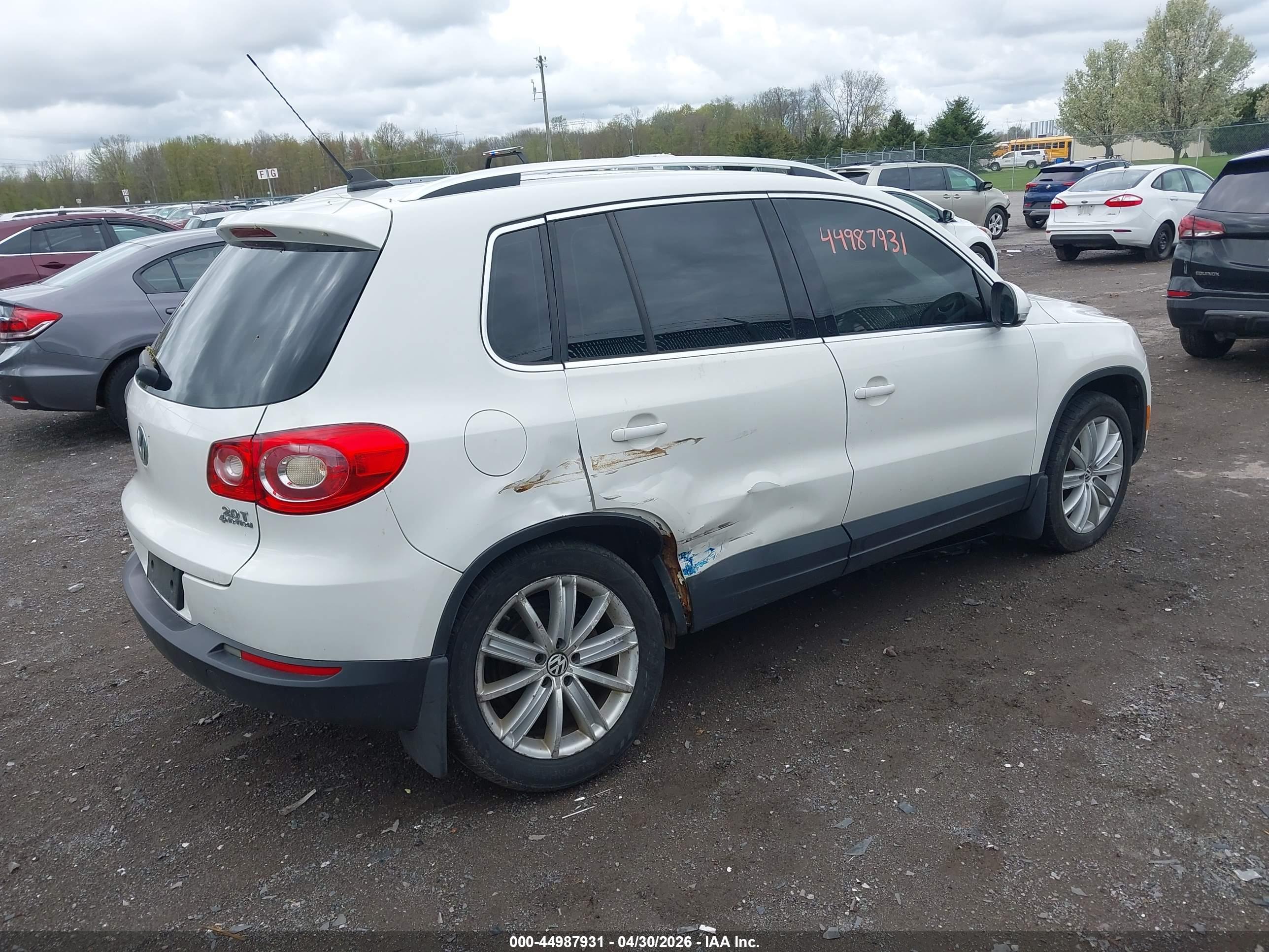 VOLKSWAGEN TIGUAN image 4