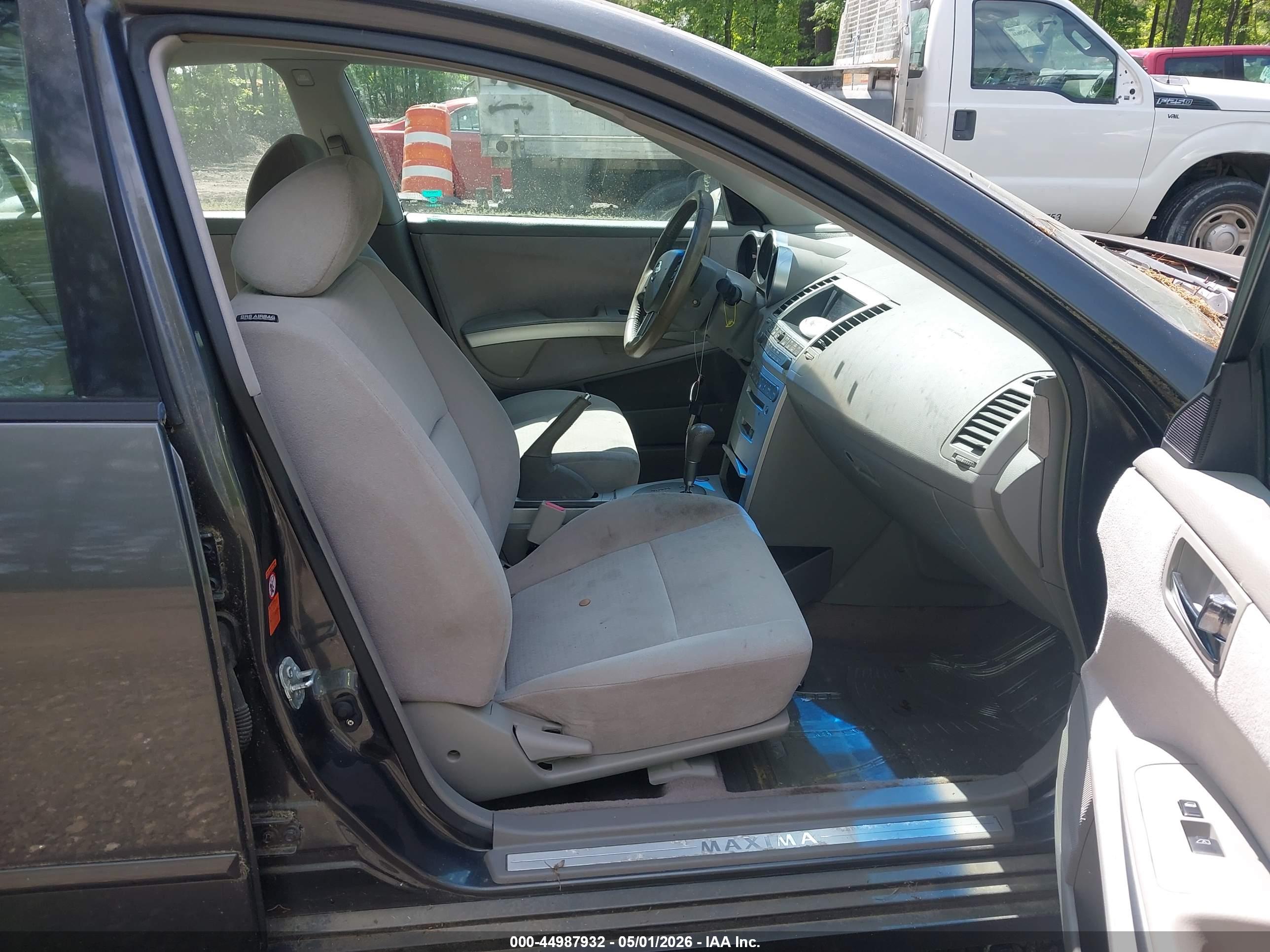 NISSAN MAXIMA image 5