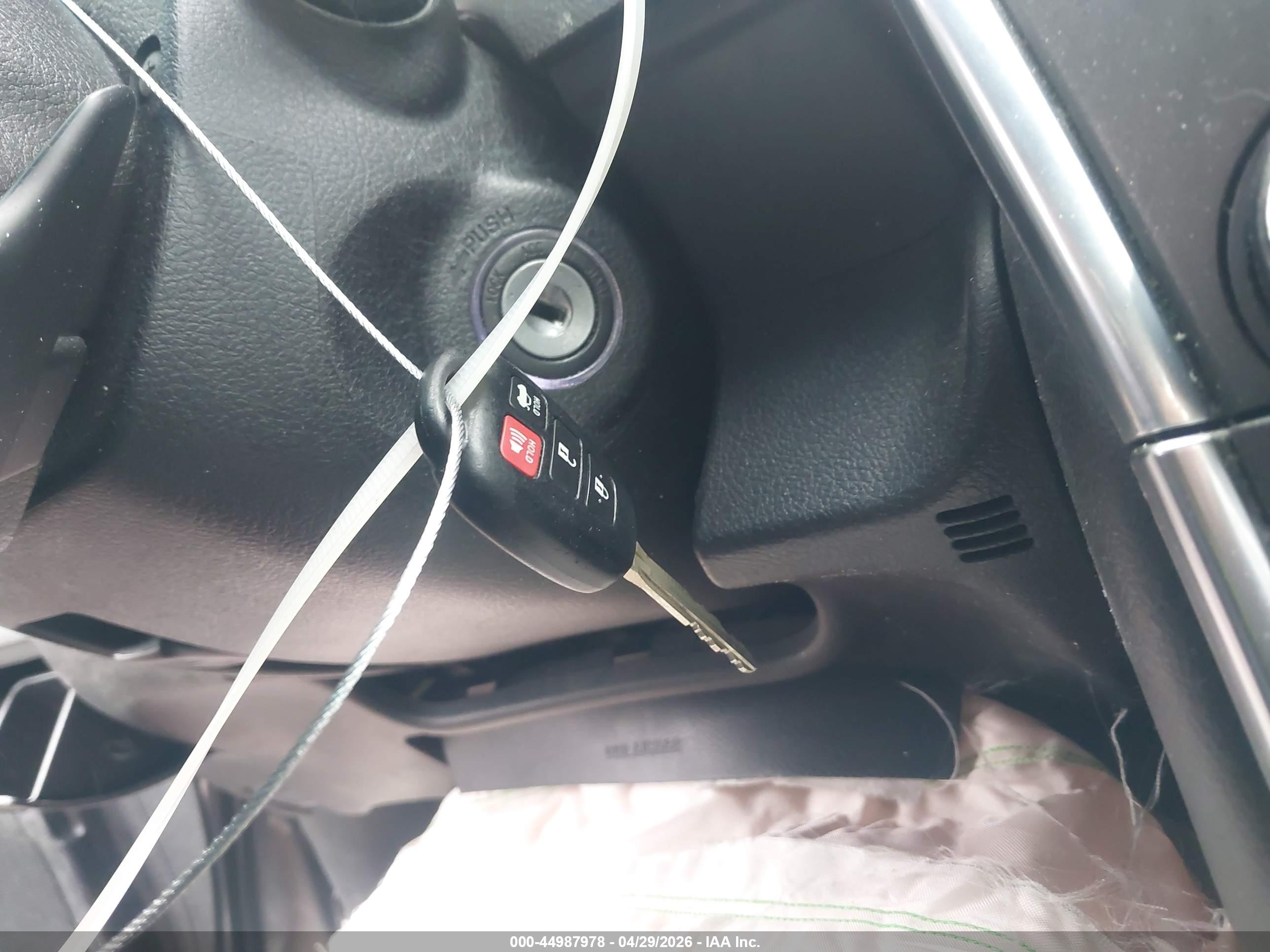 TOYOTA CAMRY image 11