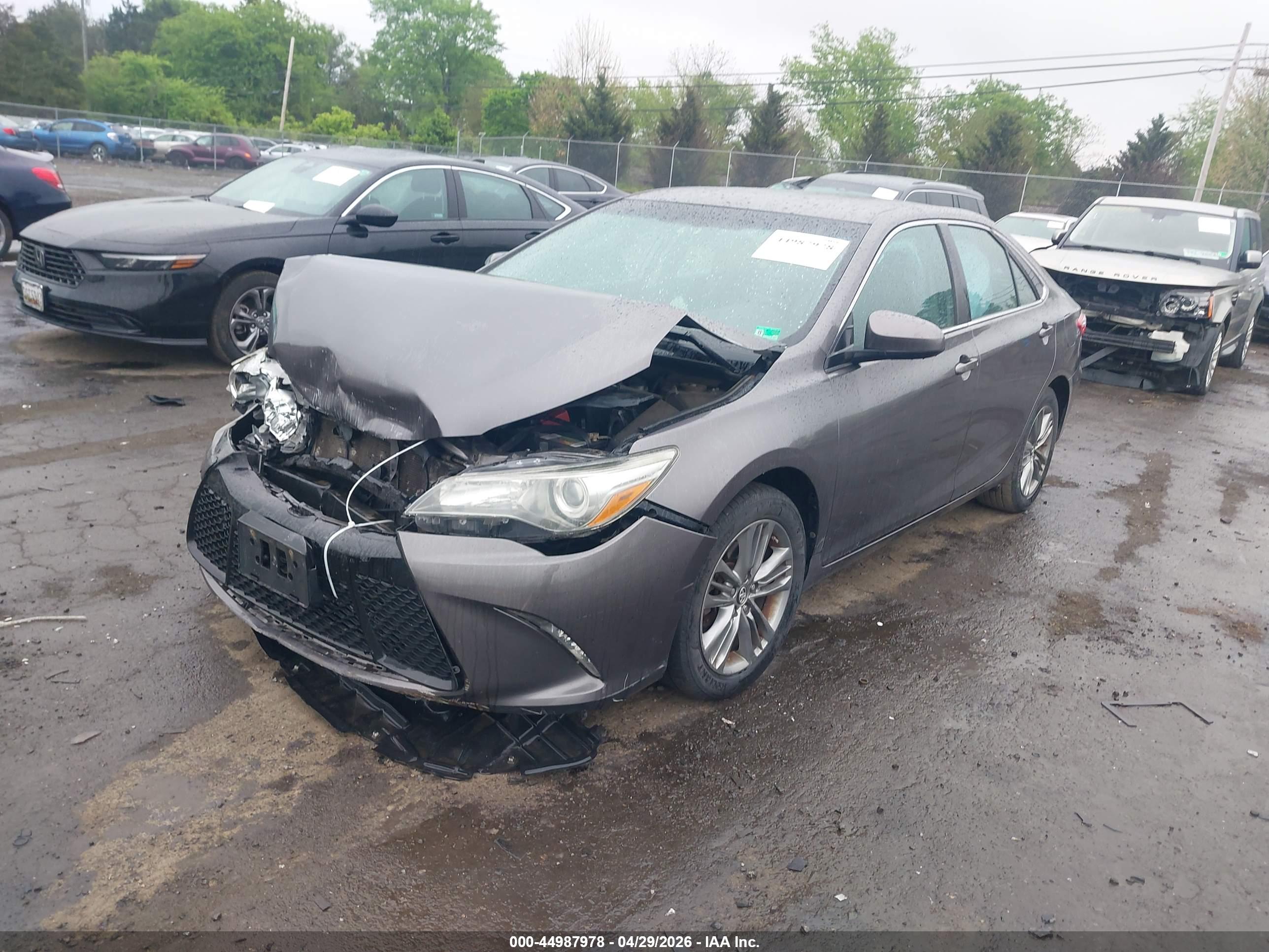 TOYOTA CAMRY image 2