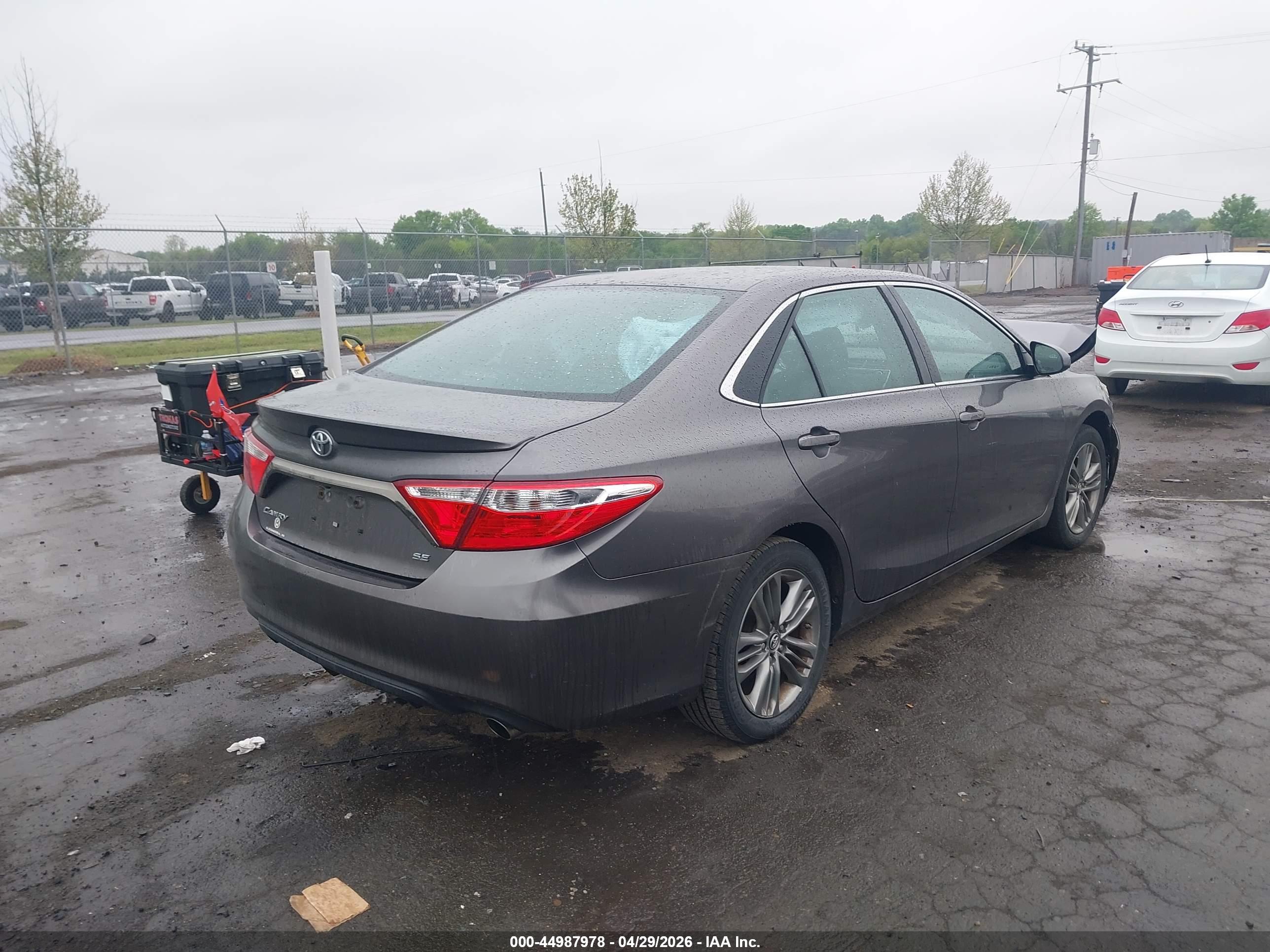 TOYOTA CAMRY image 4