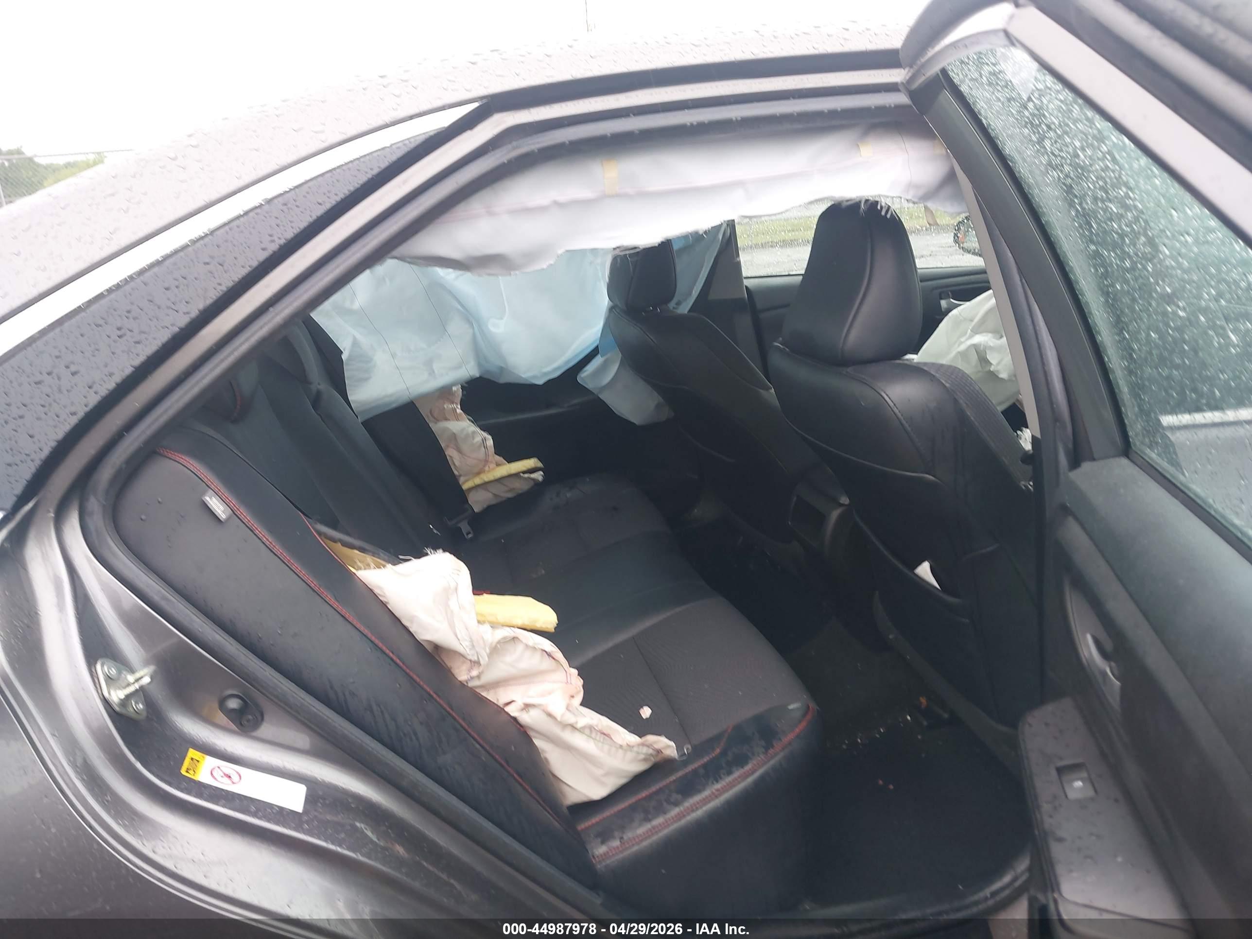TOYOTA CAMRY image 8