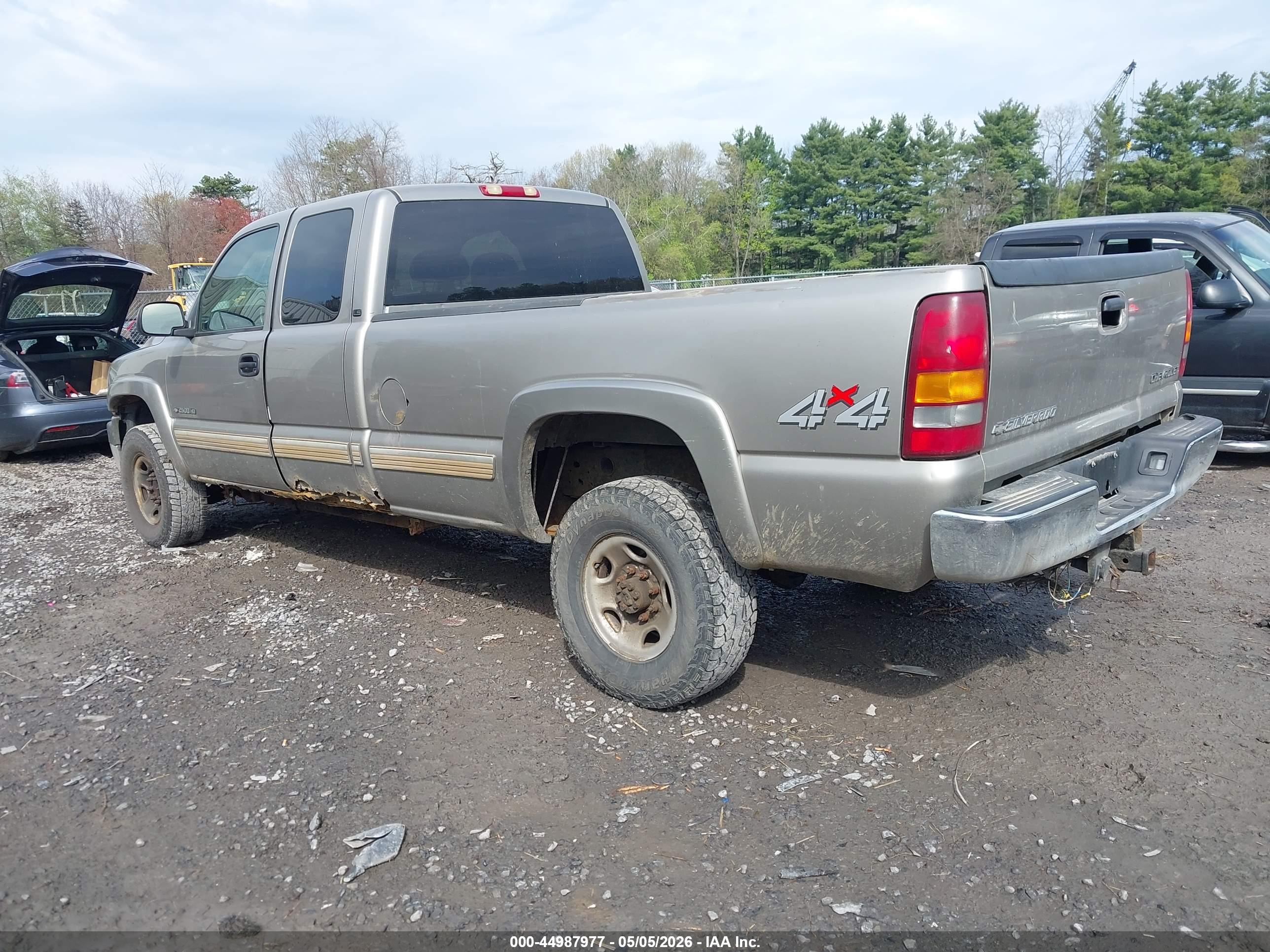 CHEVROLET SILVERADO image 3
