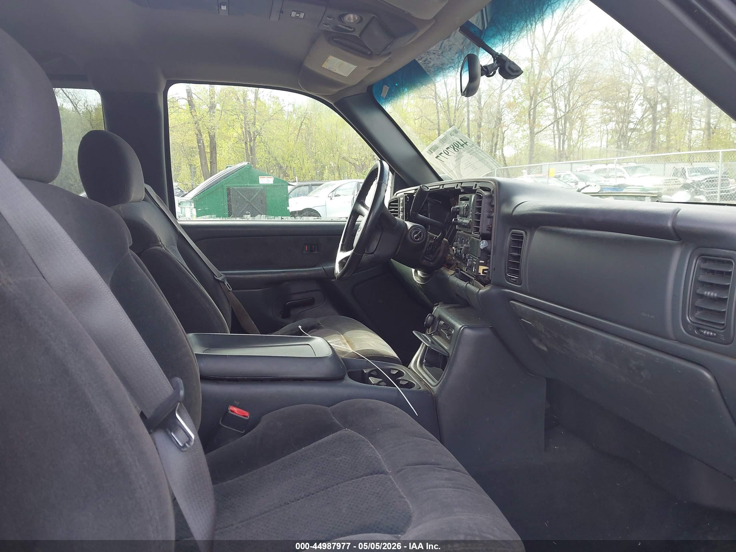 CHEVROLET SILVERADO image 5