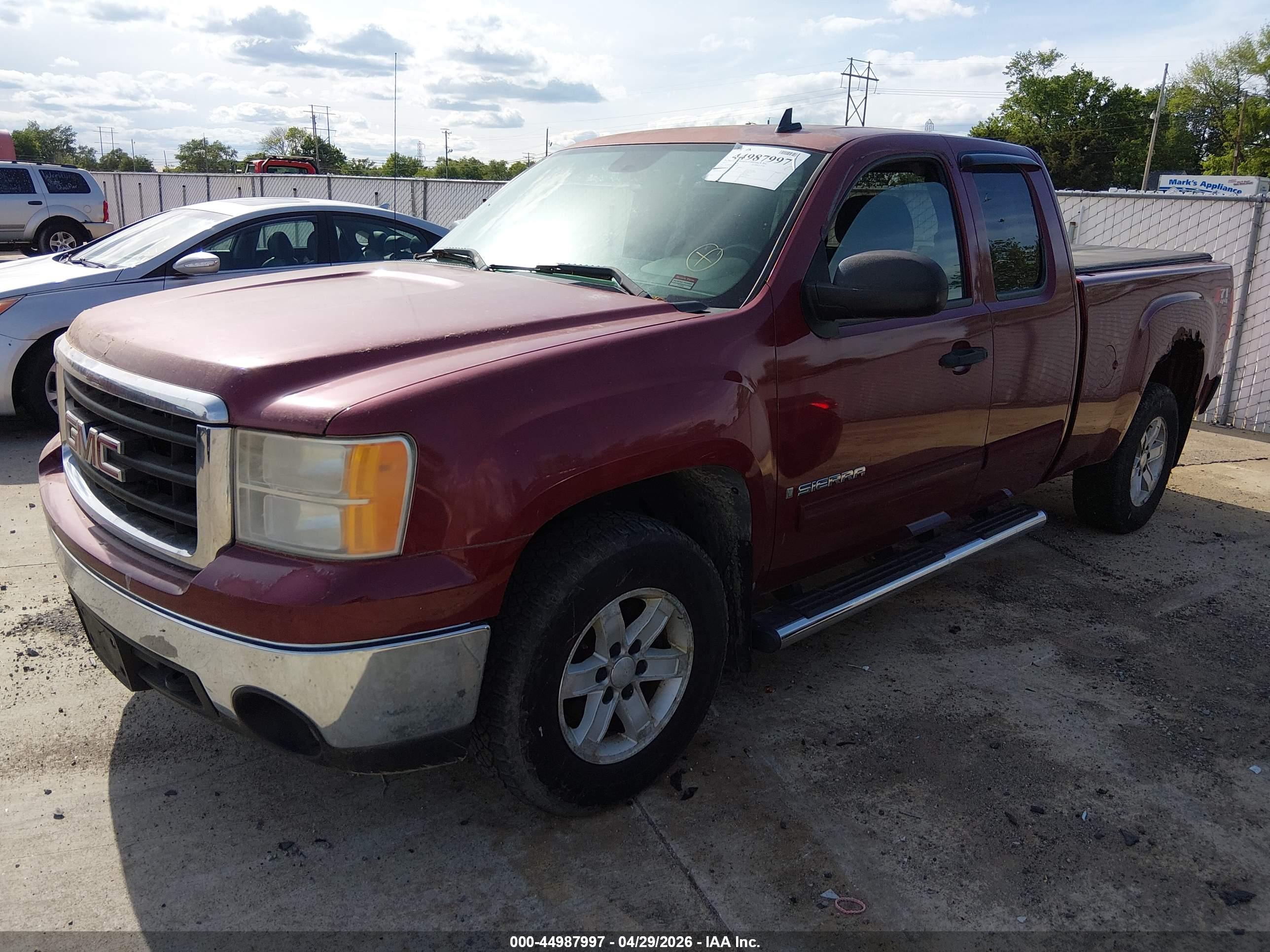 GMC SIERRA image 2