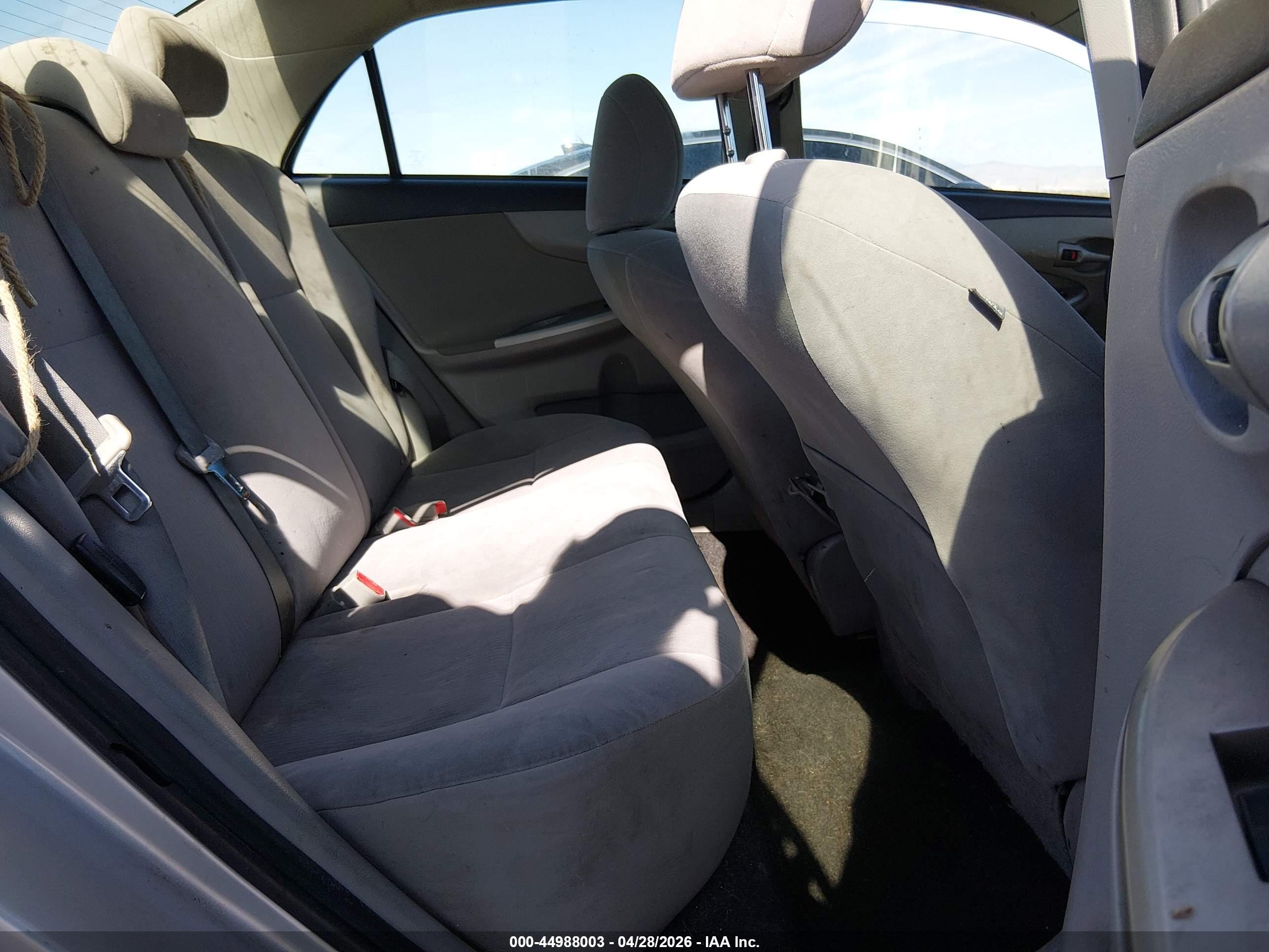 TOYOTA COROLLA image 8