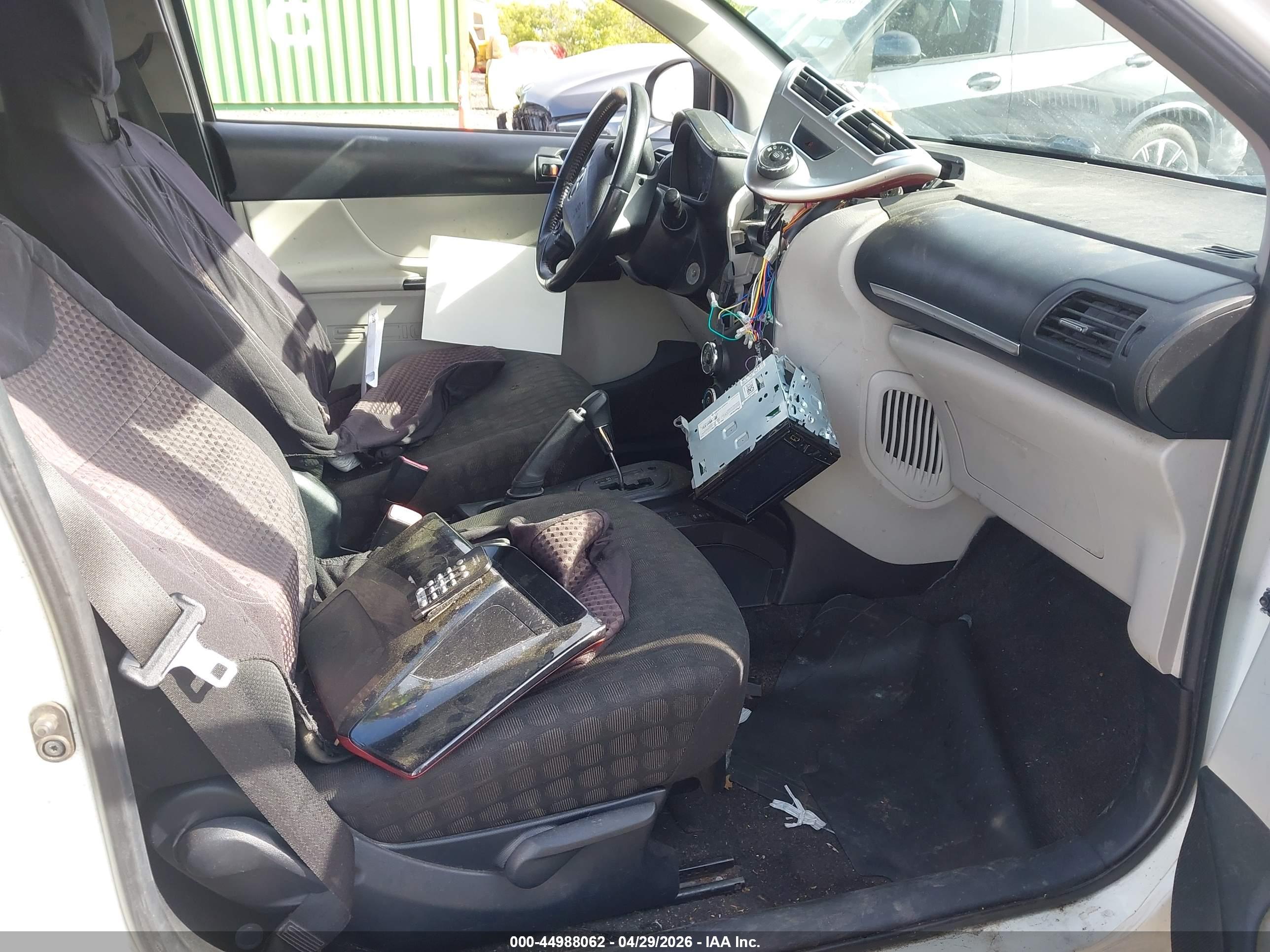 SCION IQ image 5
