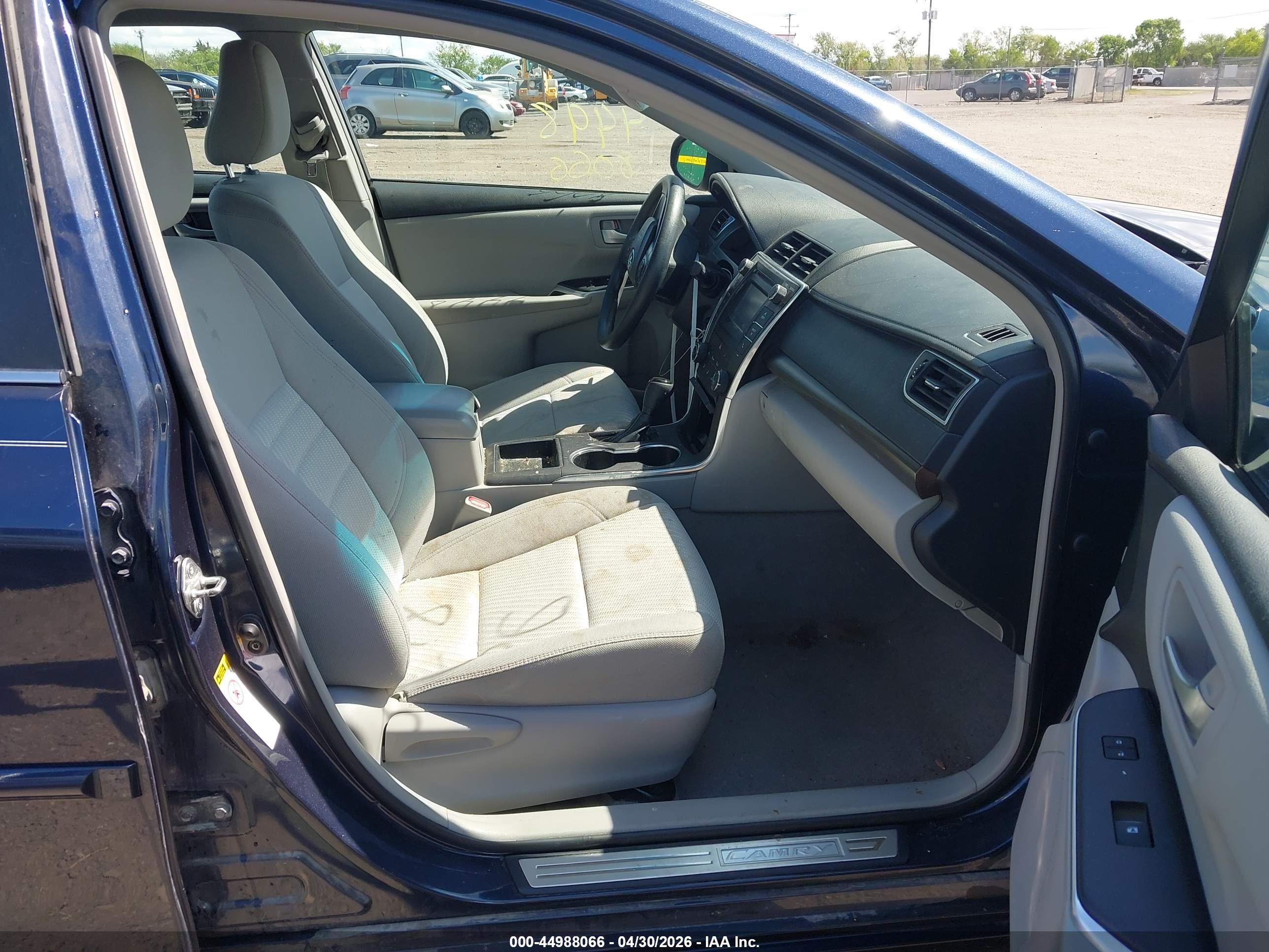 TOYOTA CAMRY image 5